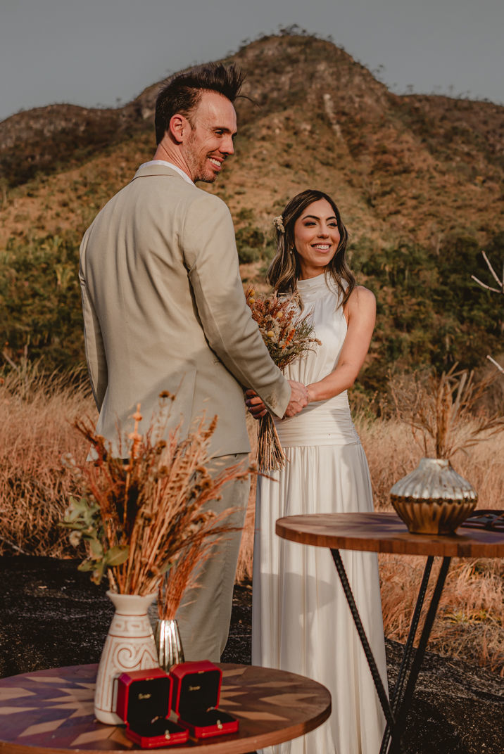 Foto Elopement Wedding na Chapada dos Veadeiros em fim de tarde - Dafne e Leonardo - Imagem 4
