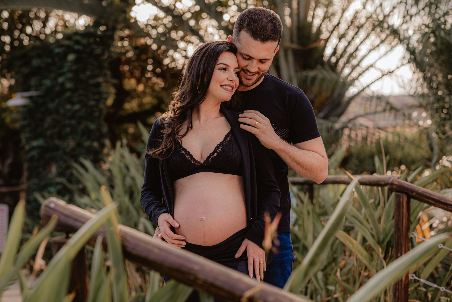 Foto Ensaio Fotográfico de Gestante em Pirenópolis Go na pousada Flores do Cerrado - Juliana e Ruben - Imagem 10