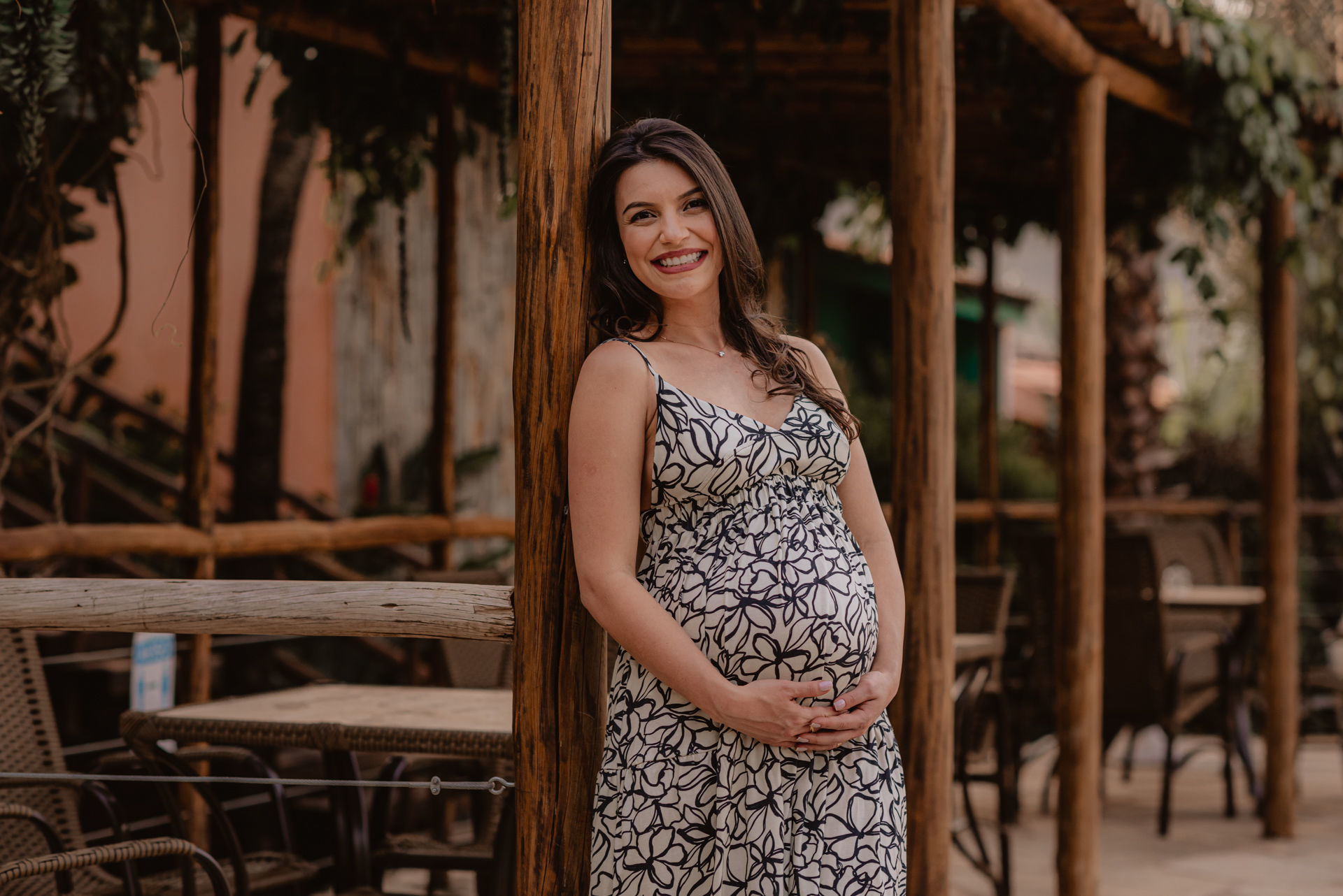 Foto Ensaio Fotográfico de Gestante em Pirenópolis Go na pousada Flores do Cerrado - Juliana e Ruben - Imagem 17