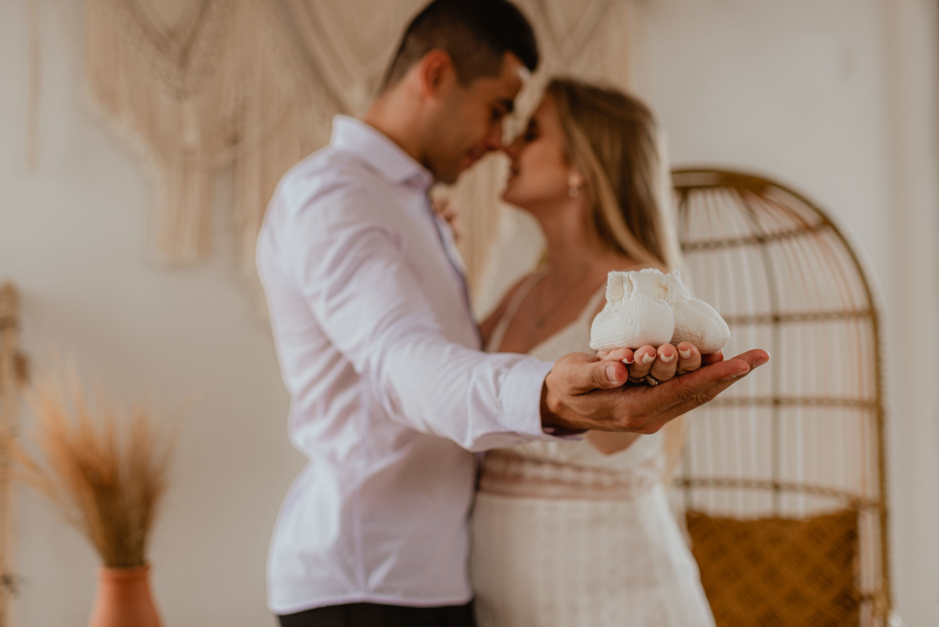 Foto Ensaio de Gestante no RevoLoft Estúdio Fotográfico e Experiências Intimistas - Gabriela e Bruno à espera de Benjamin - Imagem 27