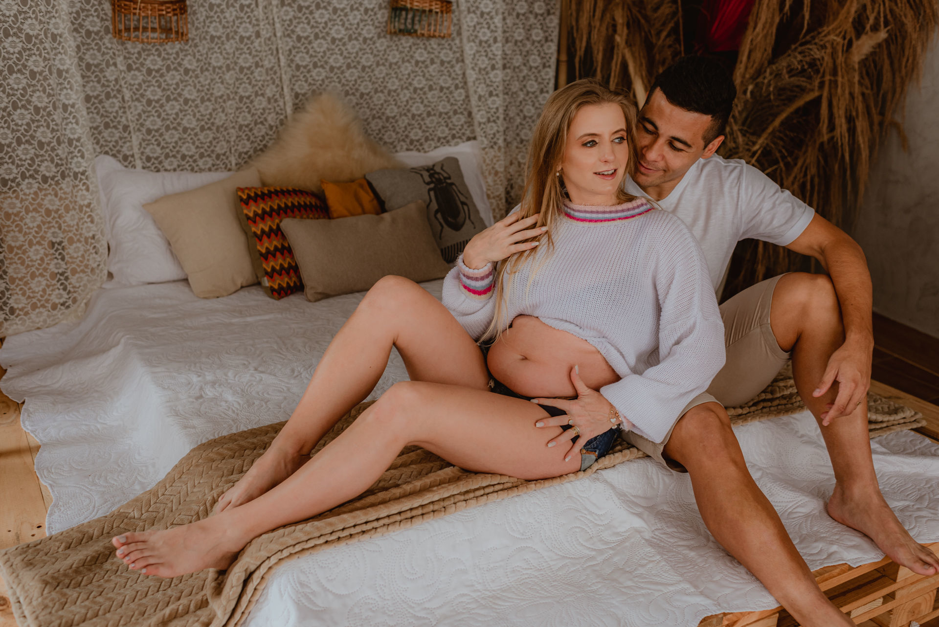 Foto Ensaio de Gestante no RevoLoft Estúdio Fotográfico e Experiências Intimistas - Gabriela e Bruno à espera de Benjamin - Imagem 12