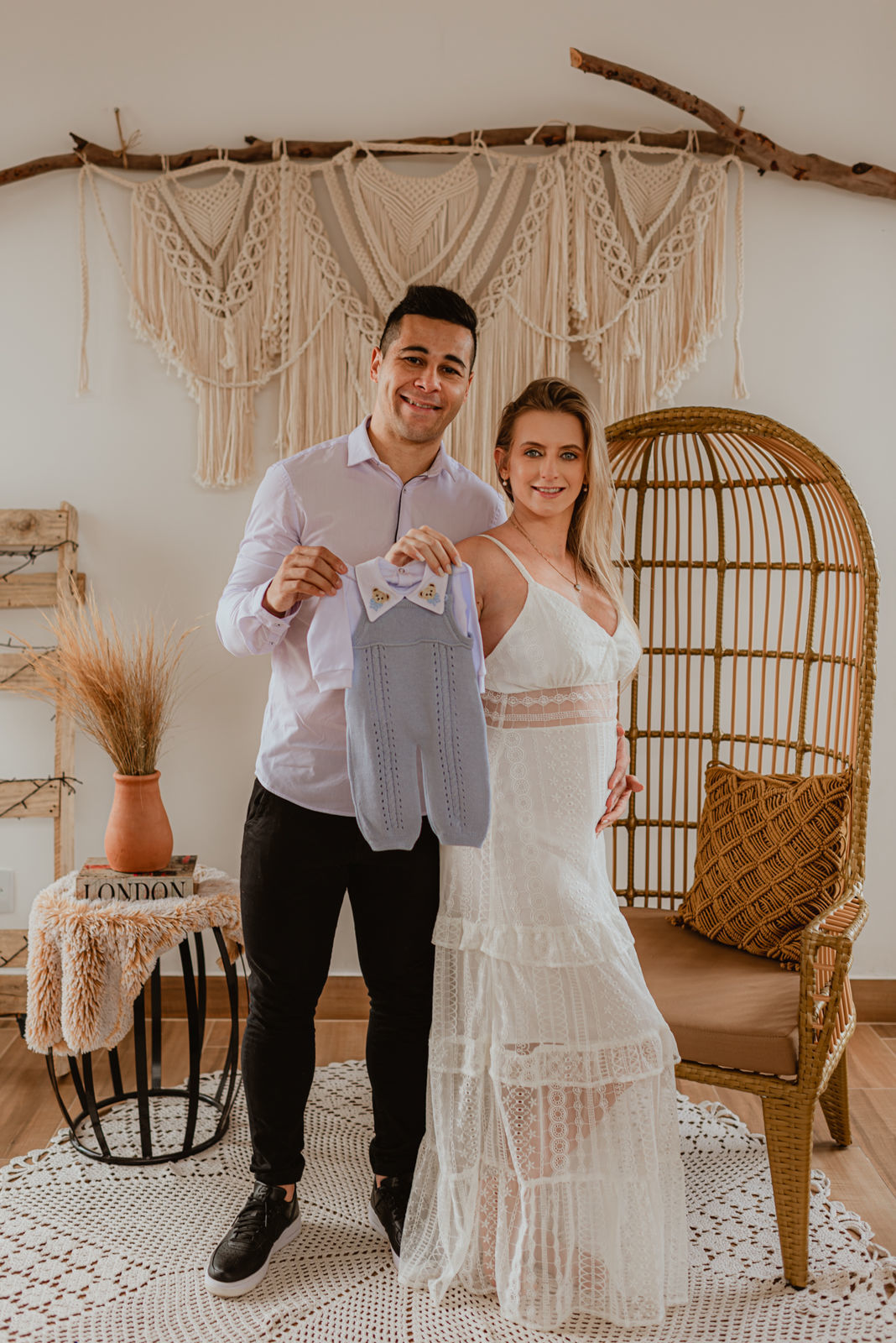 Foto Ensaio de Gestante no RevoLoft Estúdio Fotográfico e Experiências Intimistas - Gabriela e Bruno à espera de Benjamin - Imagem 24