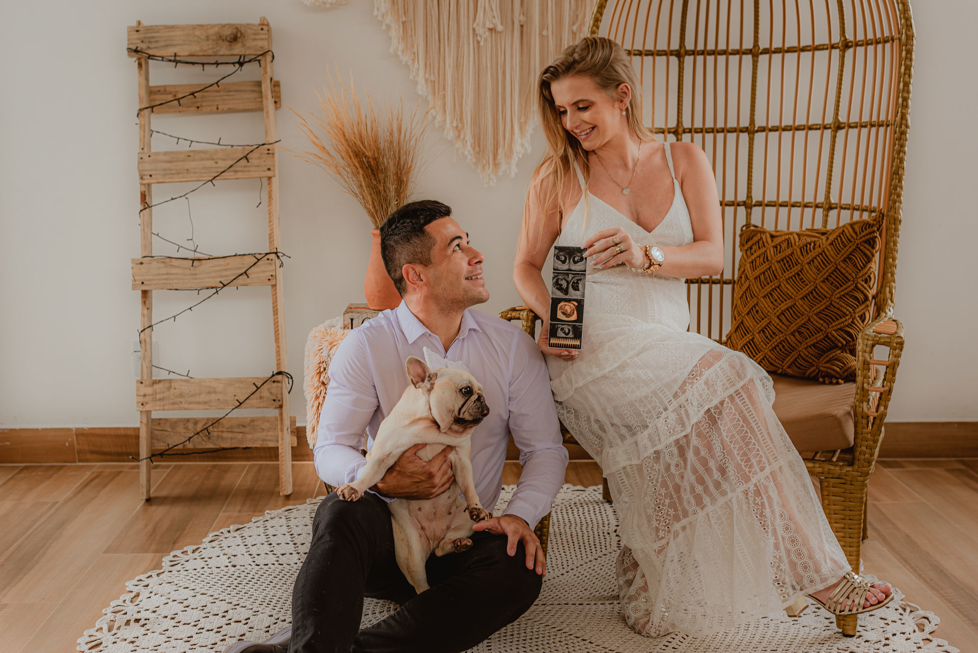 Foto Ensaio de Gestante no RevoLoft Estúdio Fotográfico e Experiências Intimistas - Gabriela e Bruno à espera de Benjamin - Imagem 18