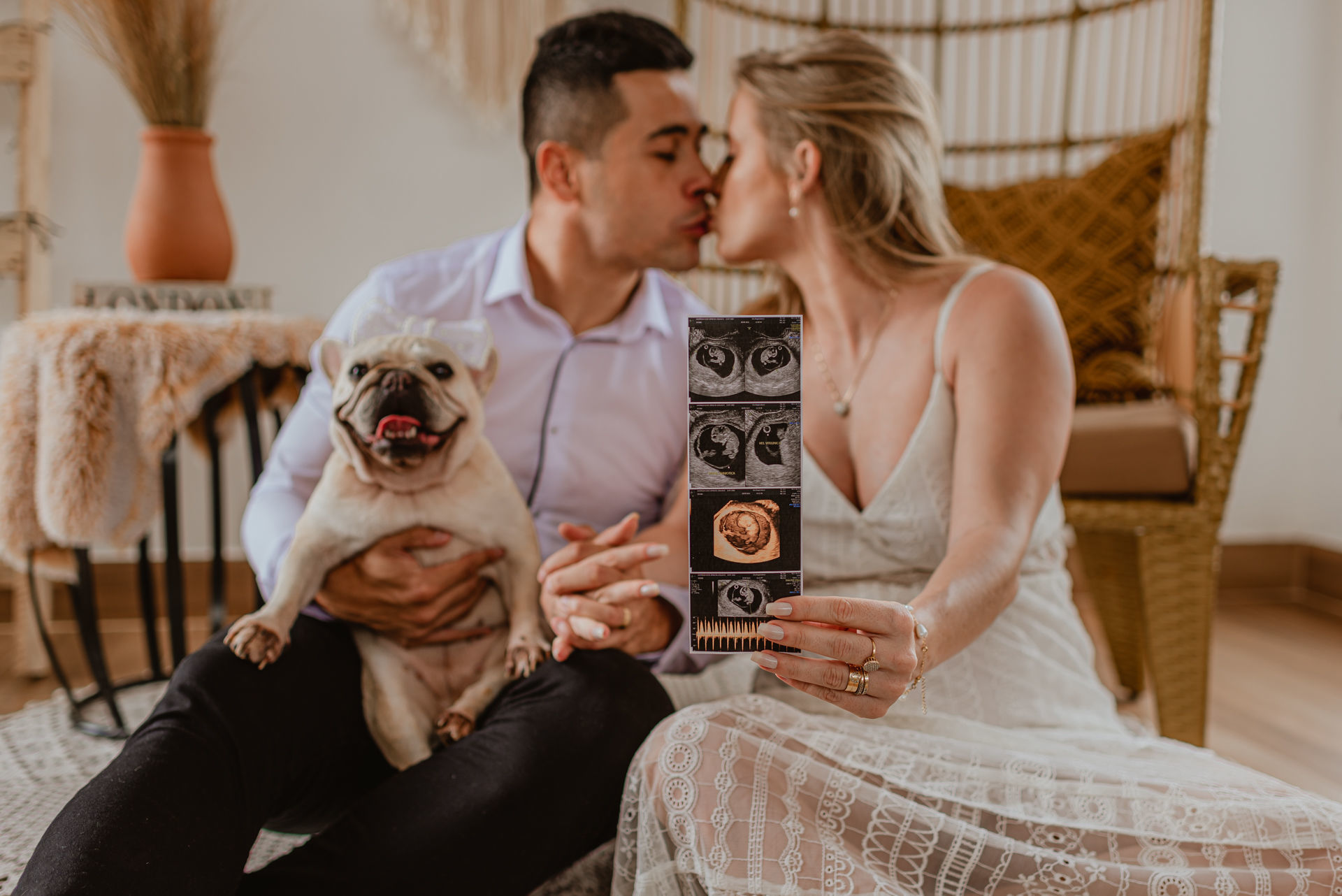 Foto Ensaio de Gestante no RevoLoft Estúdio Fotográfico e Experiências Intimistas - Gabriela e Bruno à espera de Benjamin - Imagem 19