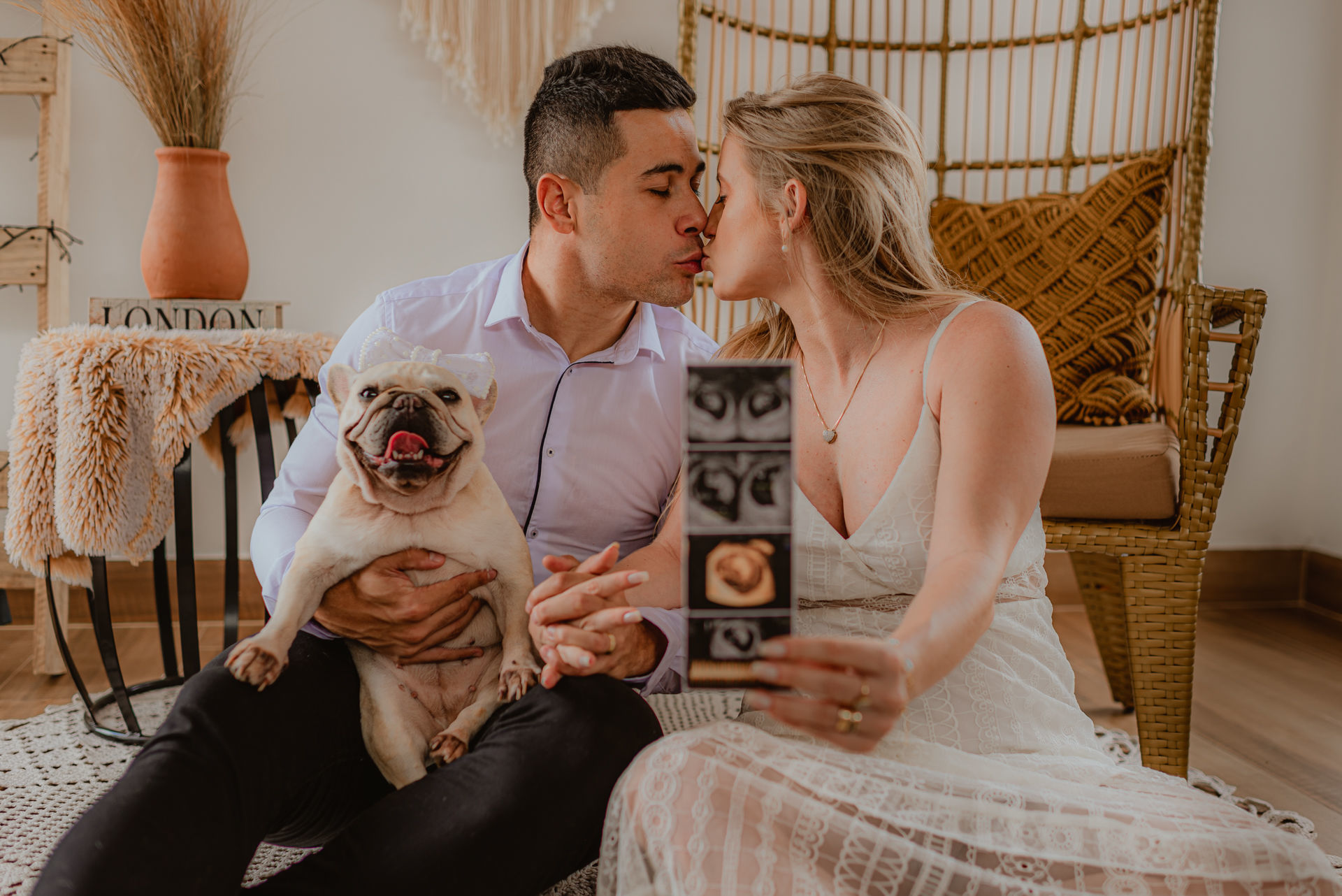 Foto Ensaio de Gestante no RevoLoft Estúdio Fotográfico e Experiências Intimistas - Gabriela e Bruno à espera de Benjamin - Imagem 20