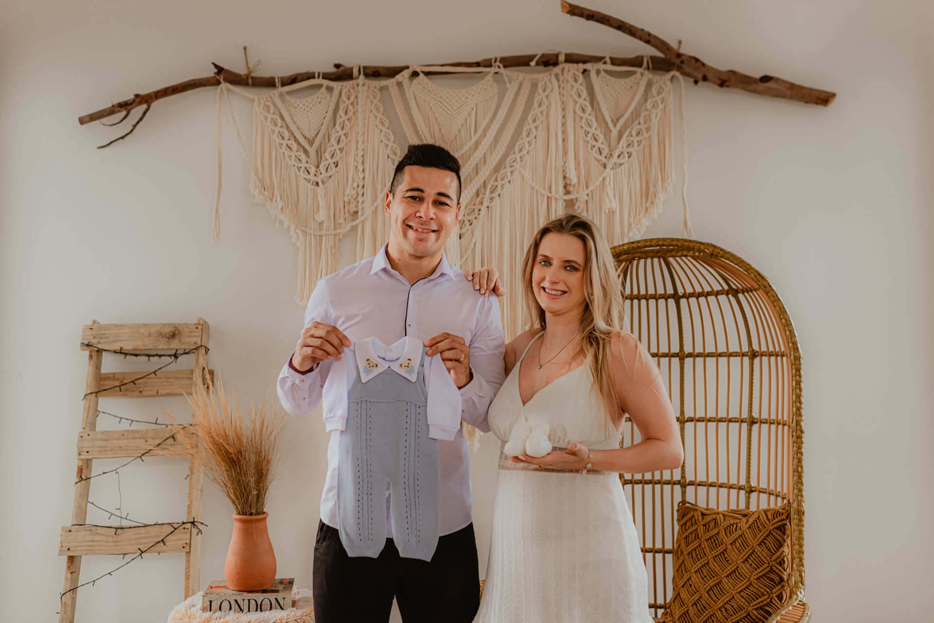 Foto Ensaio de Gestante no RevoLoft Estúdio Fotográfico e Experiências Intimistas - Gabriela e Bruno à espera de Benjamin - Imagem 21