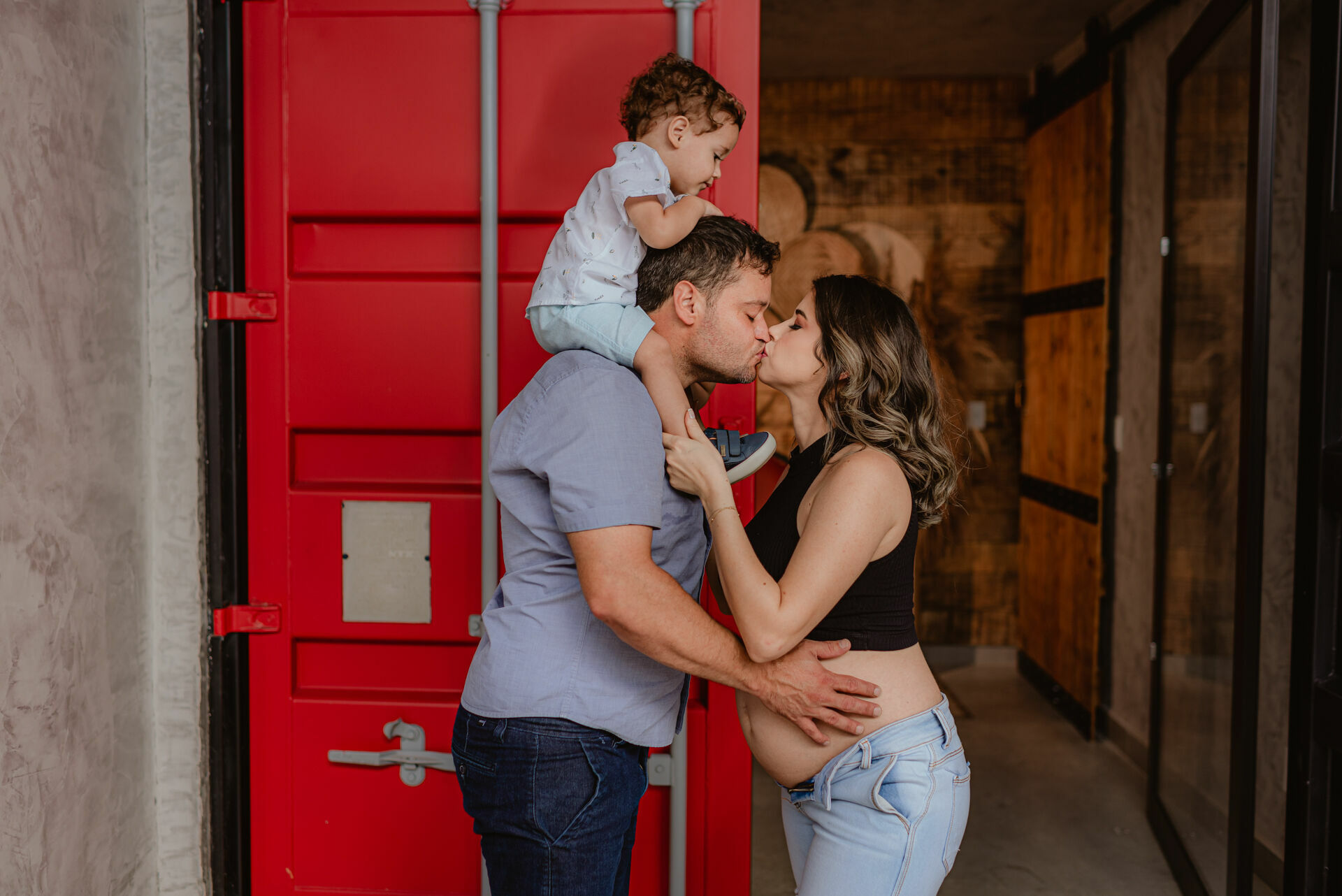 Foto Ensaio Fotográfico de Gestante no RevoLoft - Estúdio Fotográfico e espaço para eventos intimistas - Imagem 6