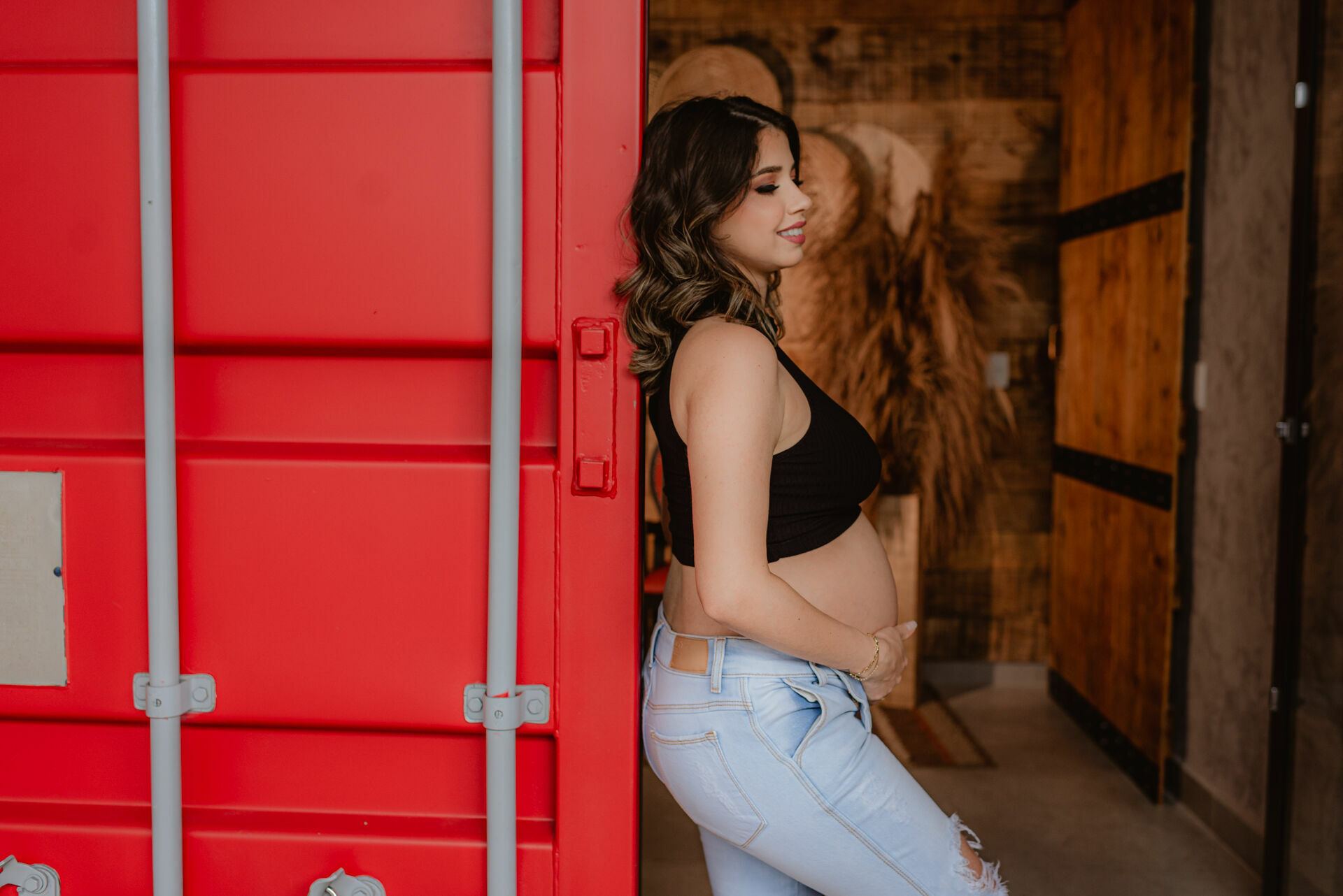 Foto Ensaio Fotográfico de Gestante no RevoLoft - Estúdio Fotográfico e espaço para eventos intimistas - Imagem 3