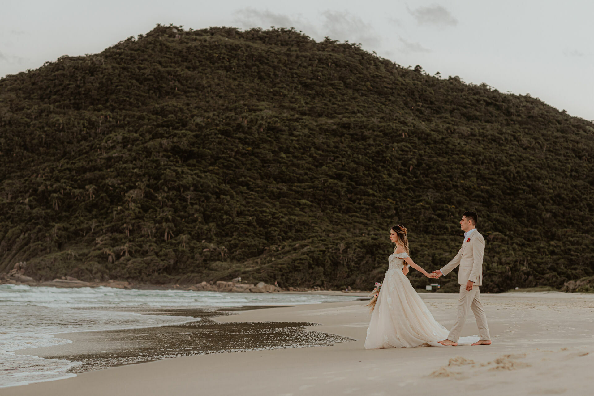 Foto  Destination Wedding inpirador em Florianópolis - Praia Brava - Kayra e Igor  - Imagem 92