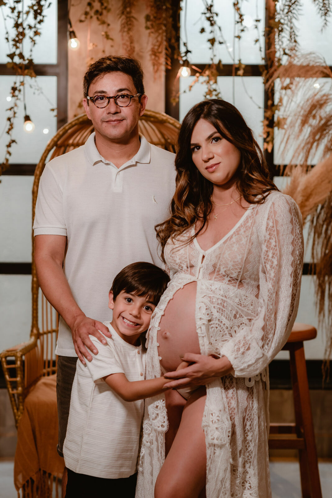 Foto RevoLoft - Ensaio Fotográfico de Gestante em estúdio - Emilly, Célio e Murilo à espera de Pedro - Imagem 12