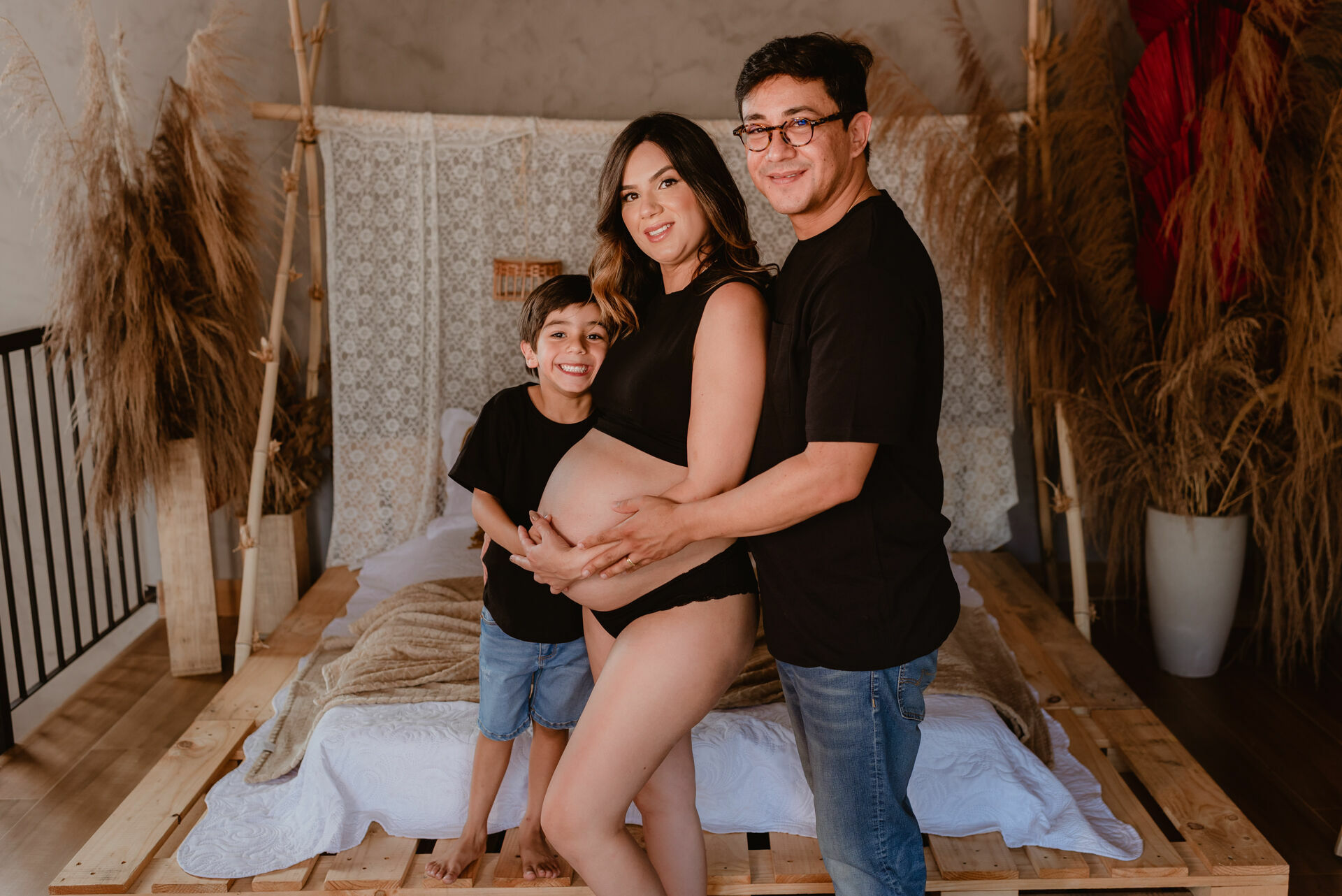 Foto RevoLoft - Ensaio Fotográfico de Gestante em estúdio - Emilly, Célio e Murilo à espera de Pedro - Imagem 31