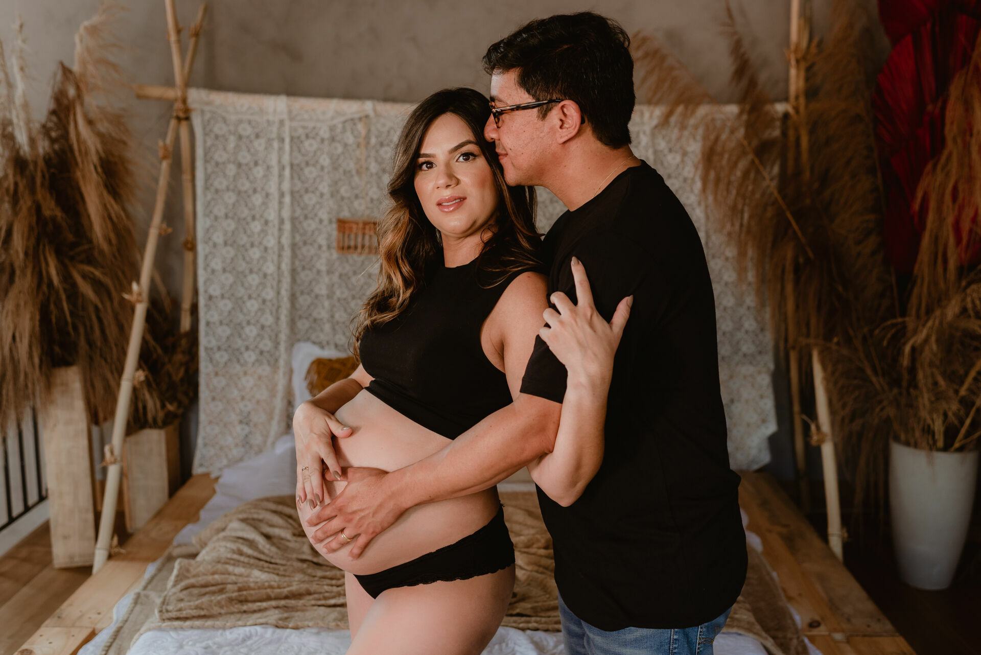 Foto RevoLoft - Ensaio Fotográfico de Gestante em estúdio - Emilly, Célio e Murilo à espera de Pedro - Imagem 32