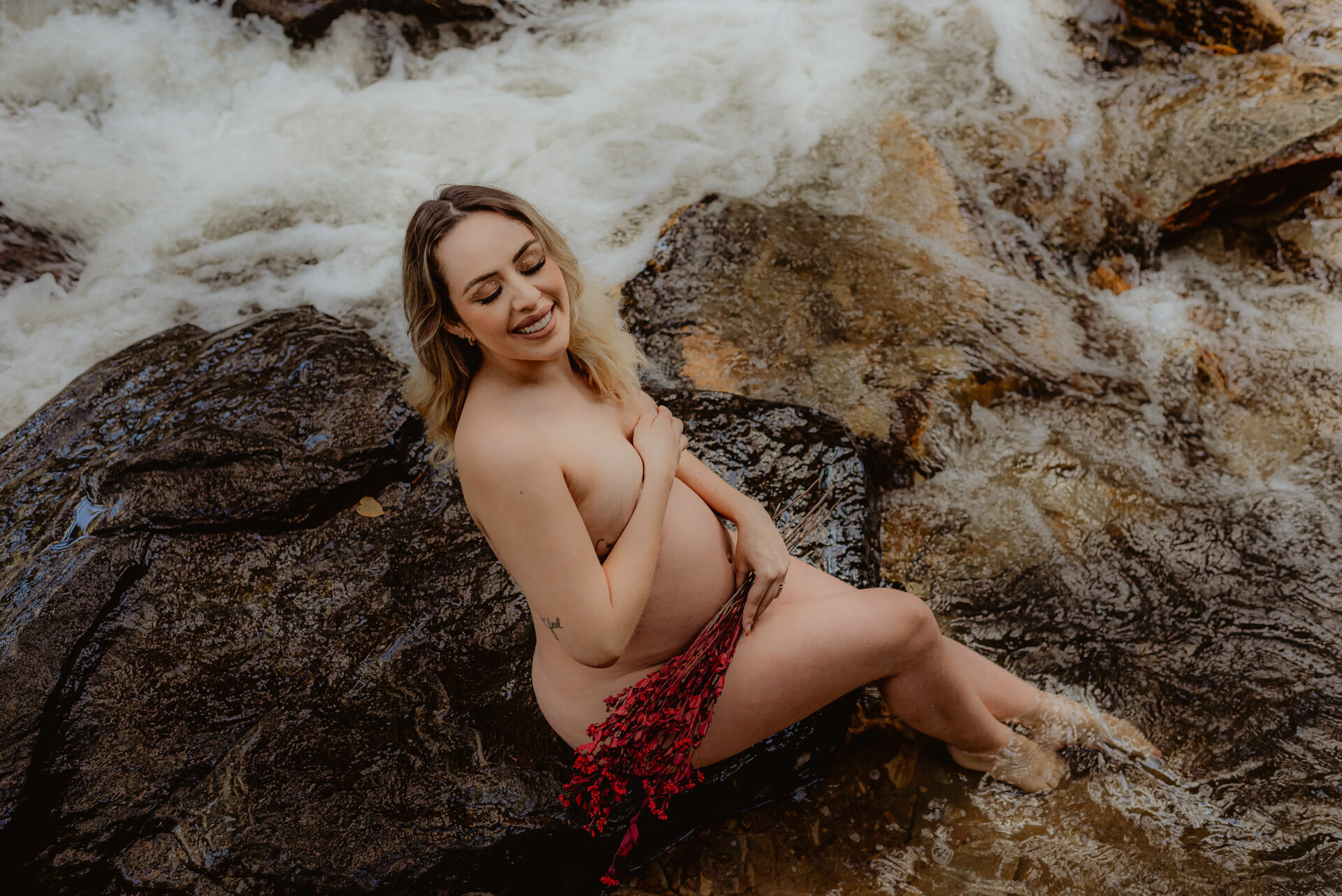 Foto Sessão Fotográfica de gestante - Cachoeira Usina Velha - Heloísa e Marcelo - Imagem 22