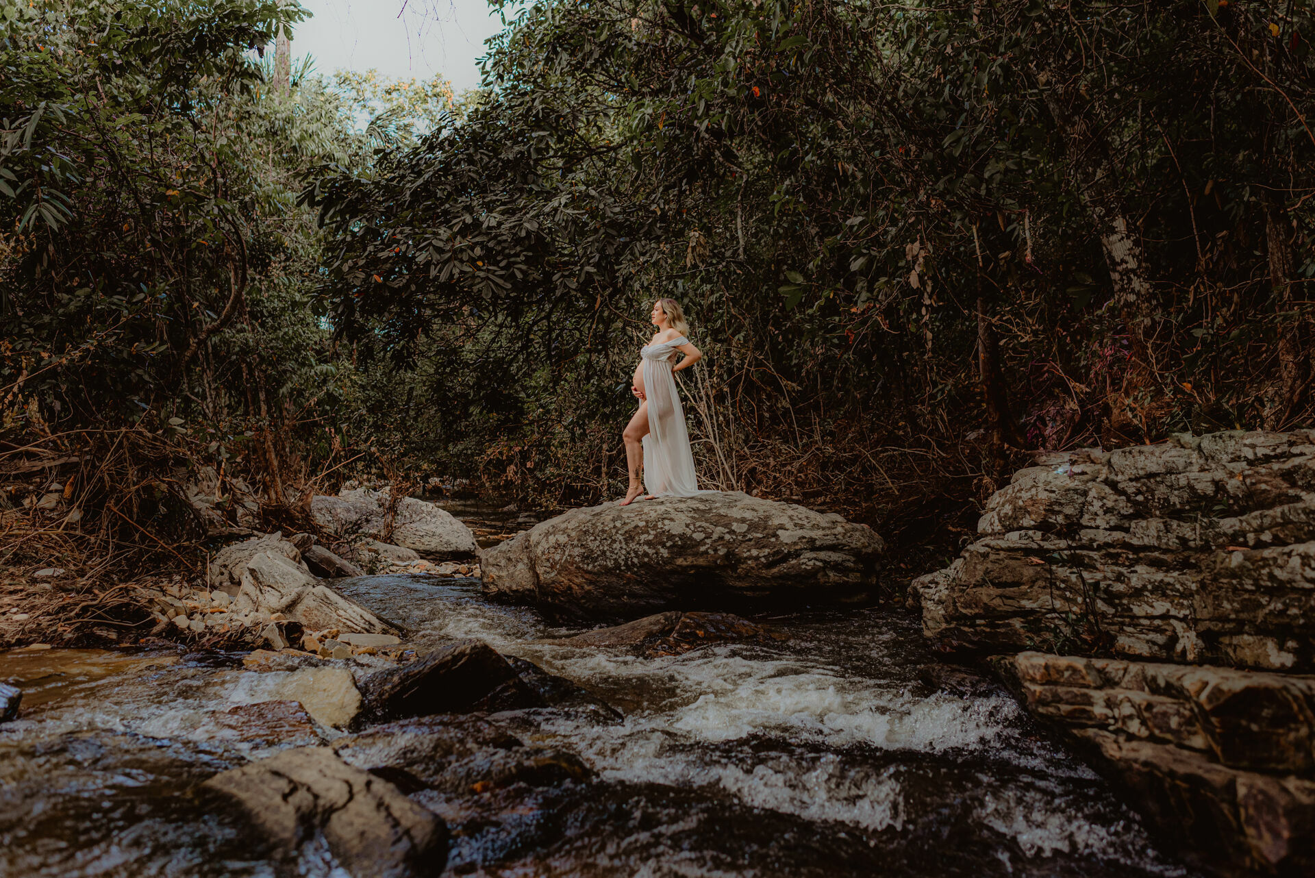 Foto Sessão Fotográfica de gestante - Cachoeira Usina Velha - Heloísa e Marcelo - Imagem 19
