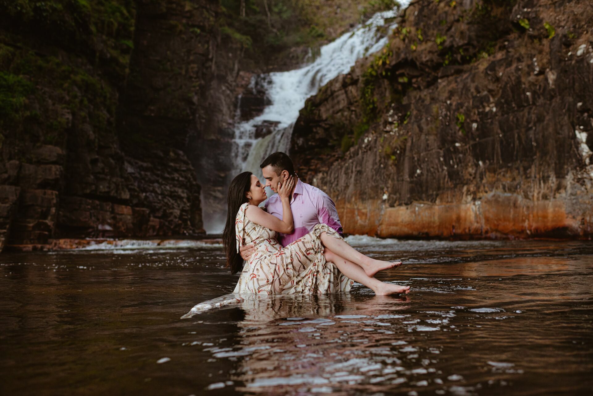 Foto Ensaio Fotográfico de Casal na Chapada dos Veadeiros - Cataratas dos Couros e Vale da Lua - Imagem 43