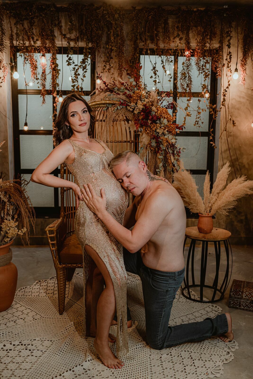 Foto Ensaio fotográfico gestante em Studio - Studio Revoloft em Goiás - pet friendly - Imagem 2