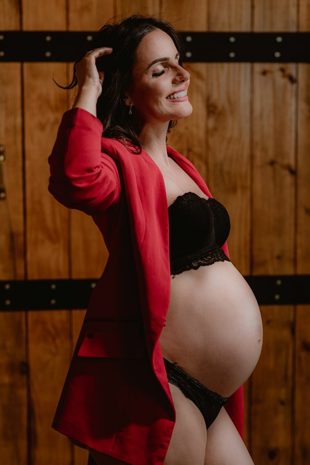 Foto Ensaio fotográfico gestante em Studio - Studio Revoloft em Goiás - pet friendly - Imagem 17