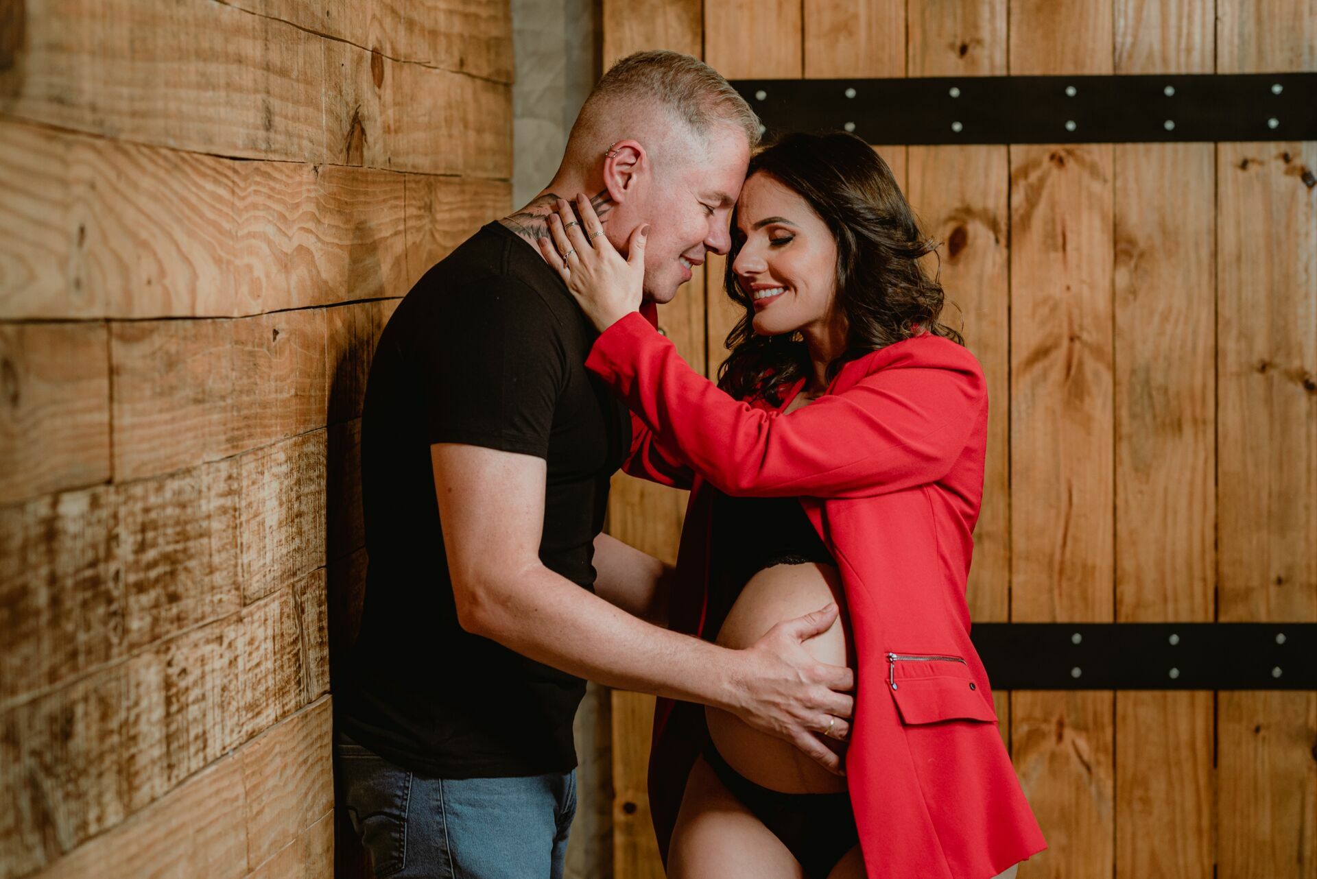 Foto Ensaio fotográfico gestante em Studio - Studio Revoloft em Goiás - pet friendly - Imagem 19