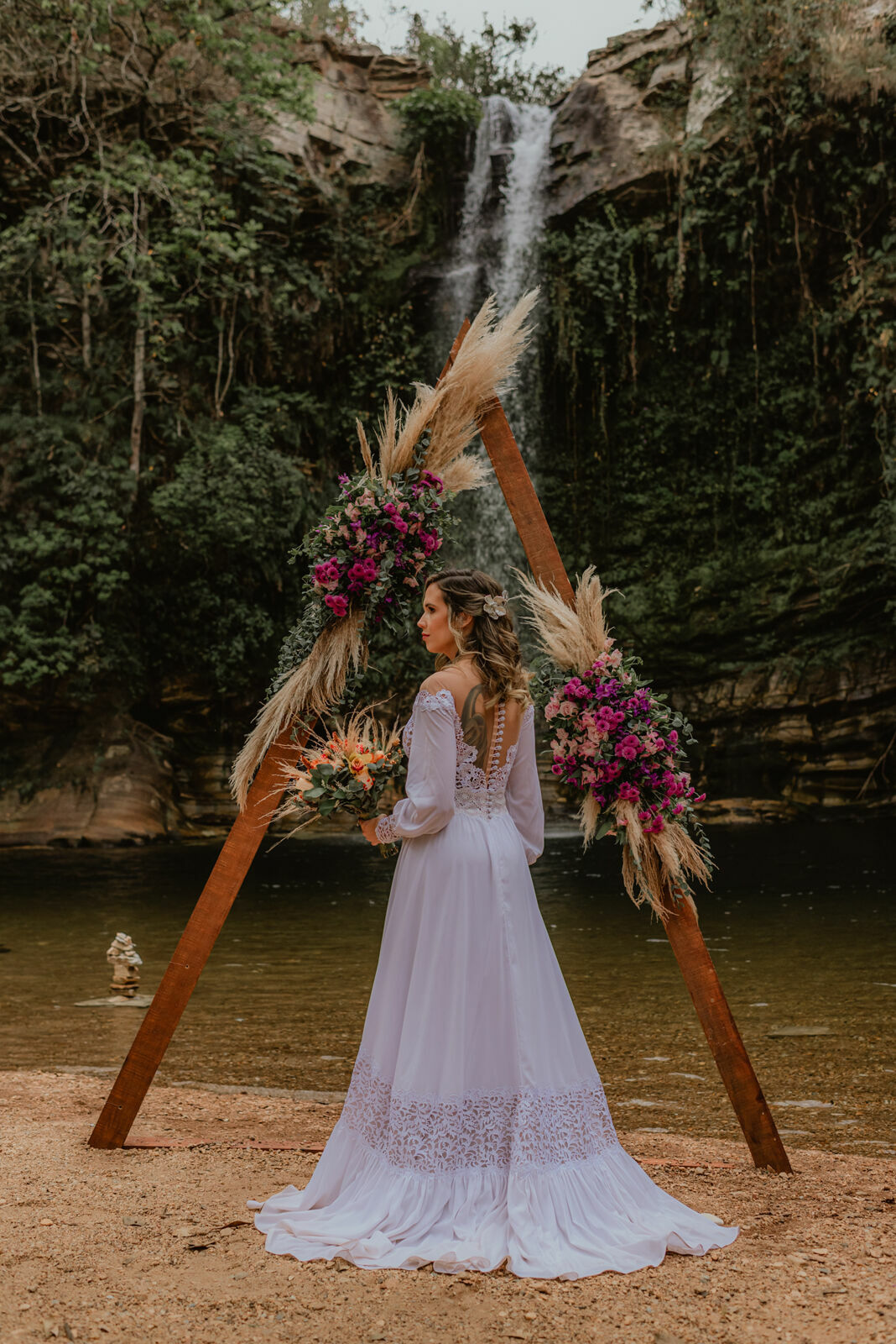 Foto Casamento Intimista na Cachoeira do Abade em Pirenópolis de Goiás - Luanna e Marcelo - Imagem 84