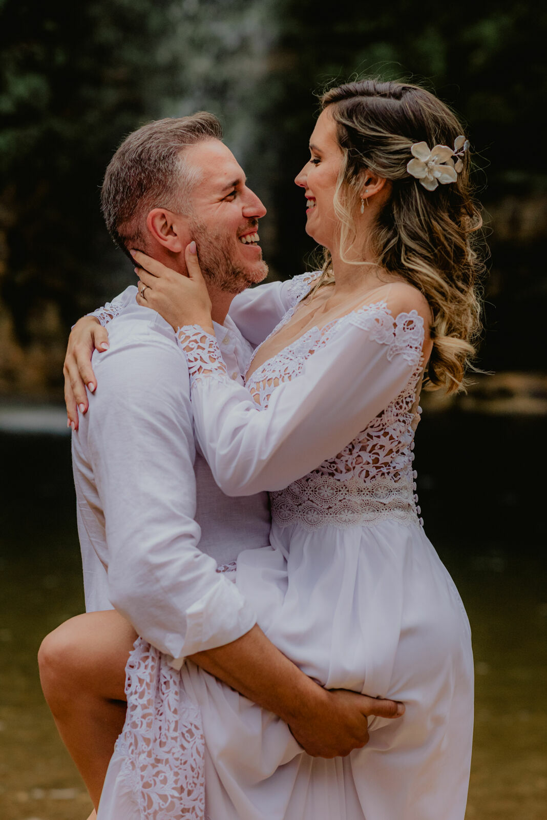 Foto Casamento Intimista na Cachoeira do Abade em Pirenópolis de Goiás - Luanna e Marcelo - Imagem 94