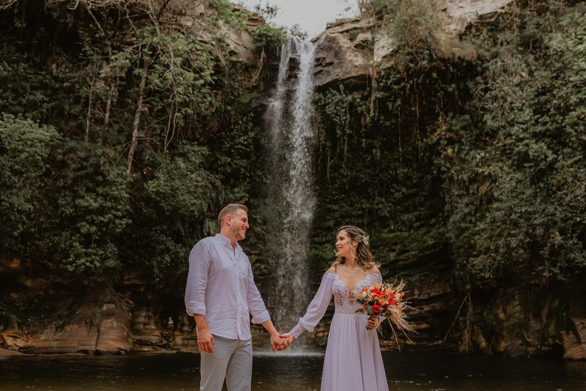Foto Casamento Intimista na Cachoeira do Abade em Pirenópolis de Goiás - Luanna e Marcelo - Imagem 91
