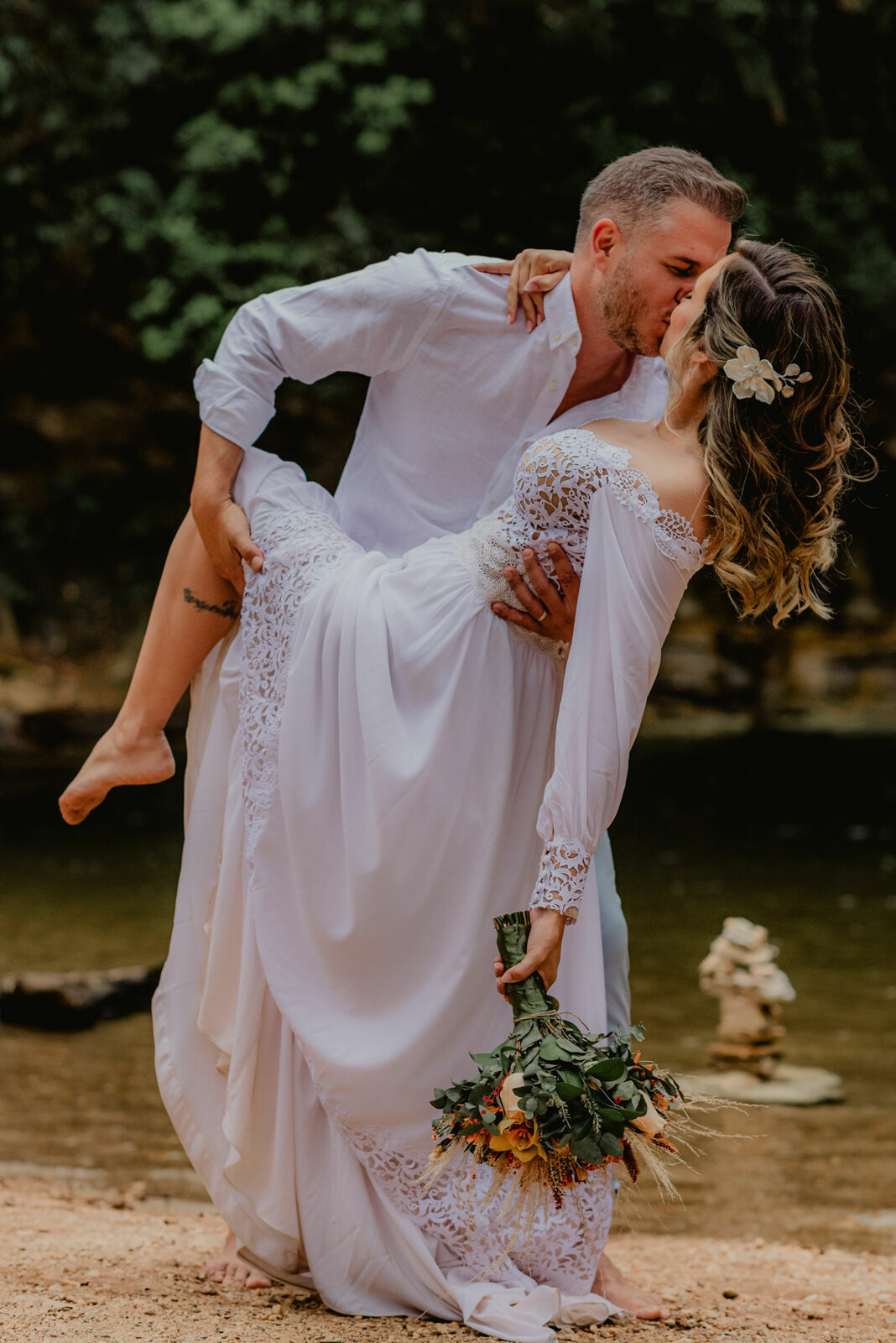 Foto Casamento Intimista na Cachoeira do Abade em Pirenópolis de Goiás - Luanna e Marcelo - Imagem 97