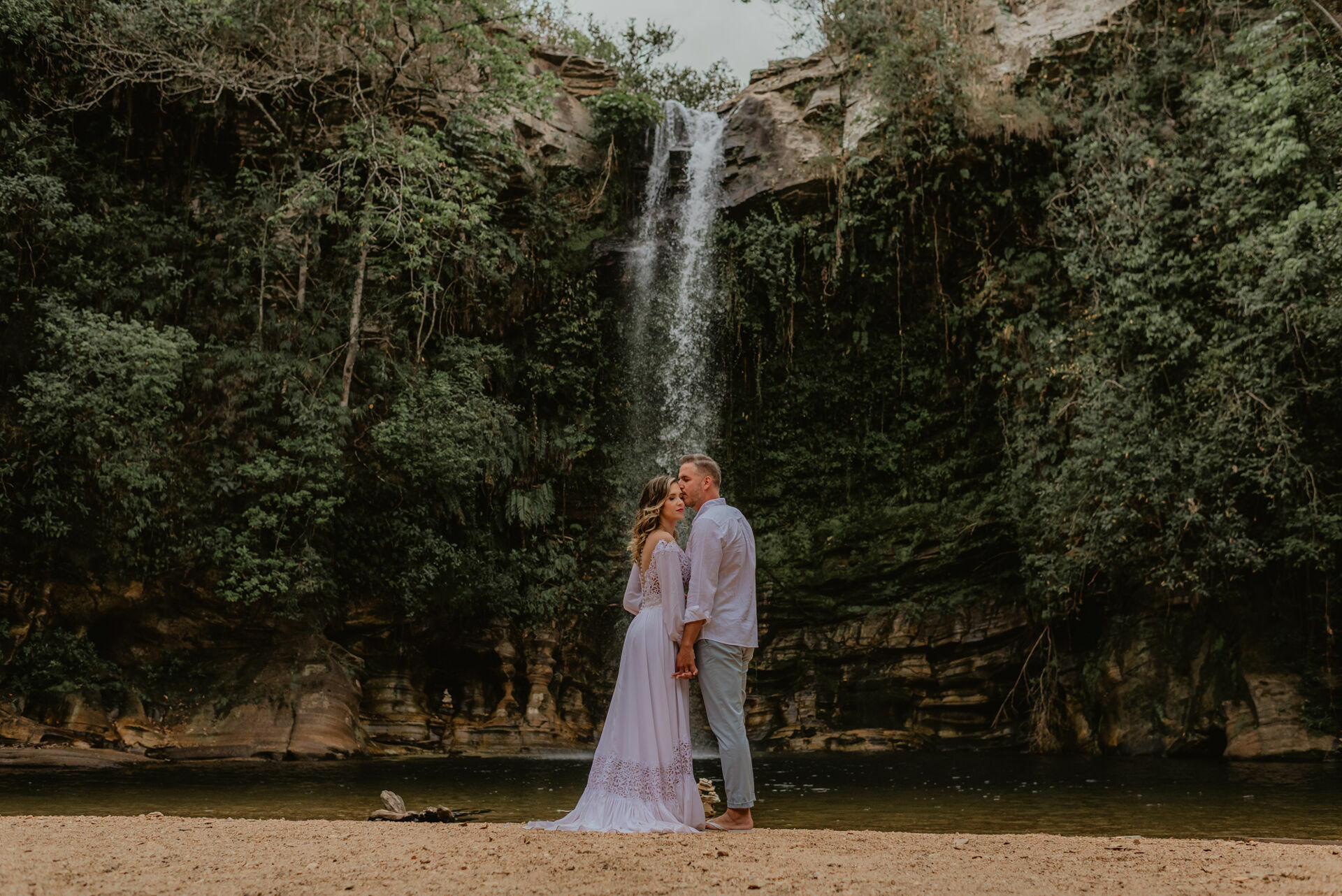 Foto Casamento Intimista na Cachoeira do Abade em Pirenópolis de Goiás - Luanna e Marcelo - Imagem 89