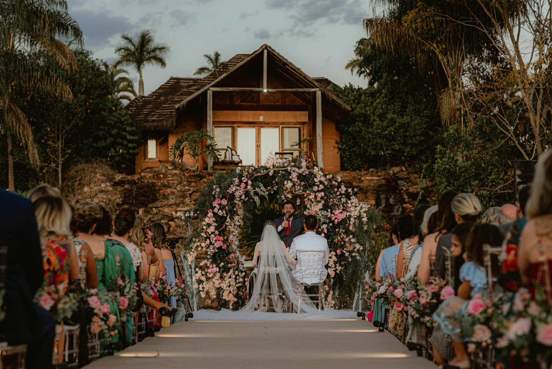 Foto Paraquedista que ficou tetraplégica se casa em uma linda cerimônia em fim de tarde na Fazenda Nova Conceição em Goiás - Raquel e Lages - Imagem 54
