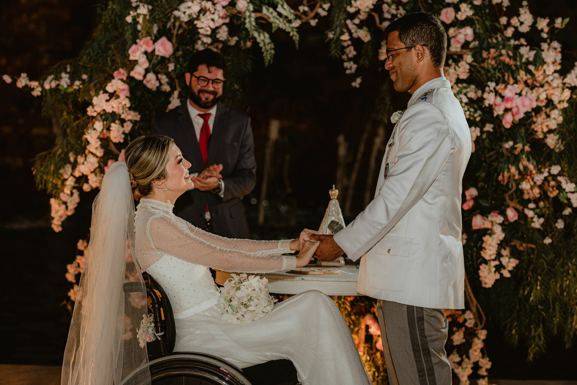 Foto Paraquedista que ficou tetraplégica se casa em uma linda cerimônia em fim de tarde na Fazenda Nova Conceição em Goiás - Raquel e Lages - Imagem 60