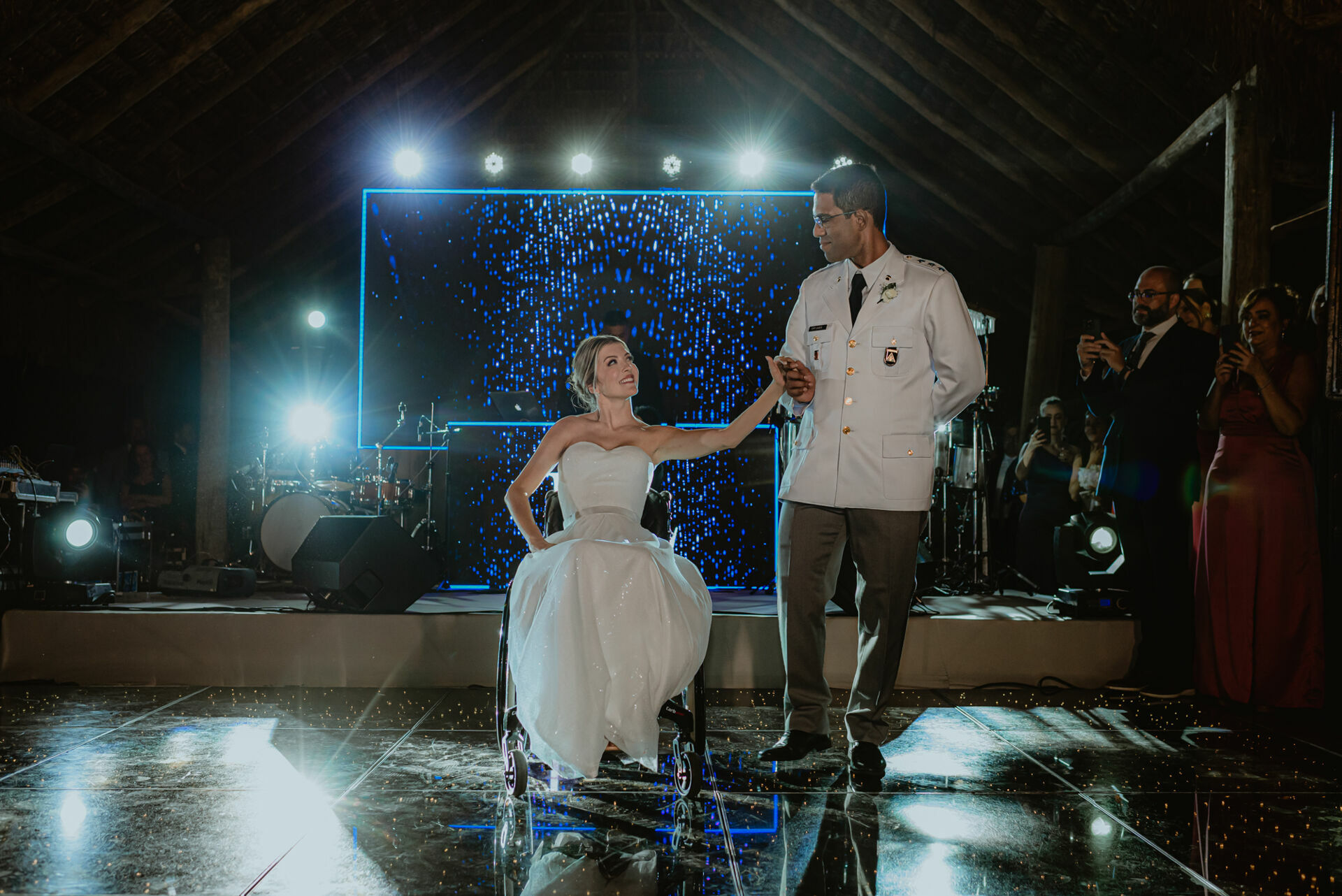 Foto Paraquedista que ficou tetraplégica se casa em uma linda cerimônia em fim de tarde na Fazenda Nova Conceição em Goiás - Raquel e Lages - Imagem 110