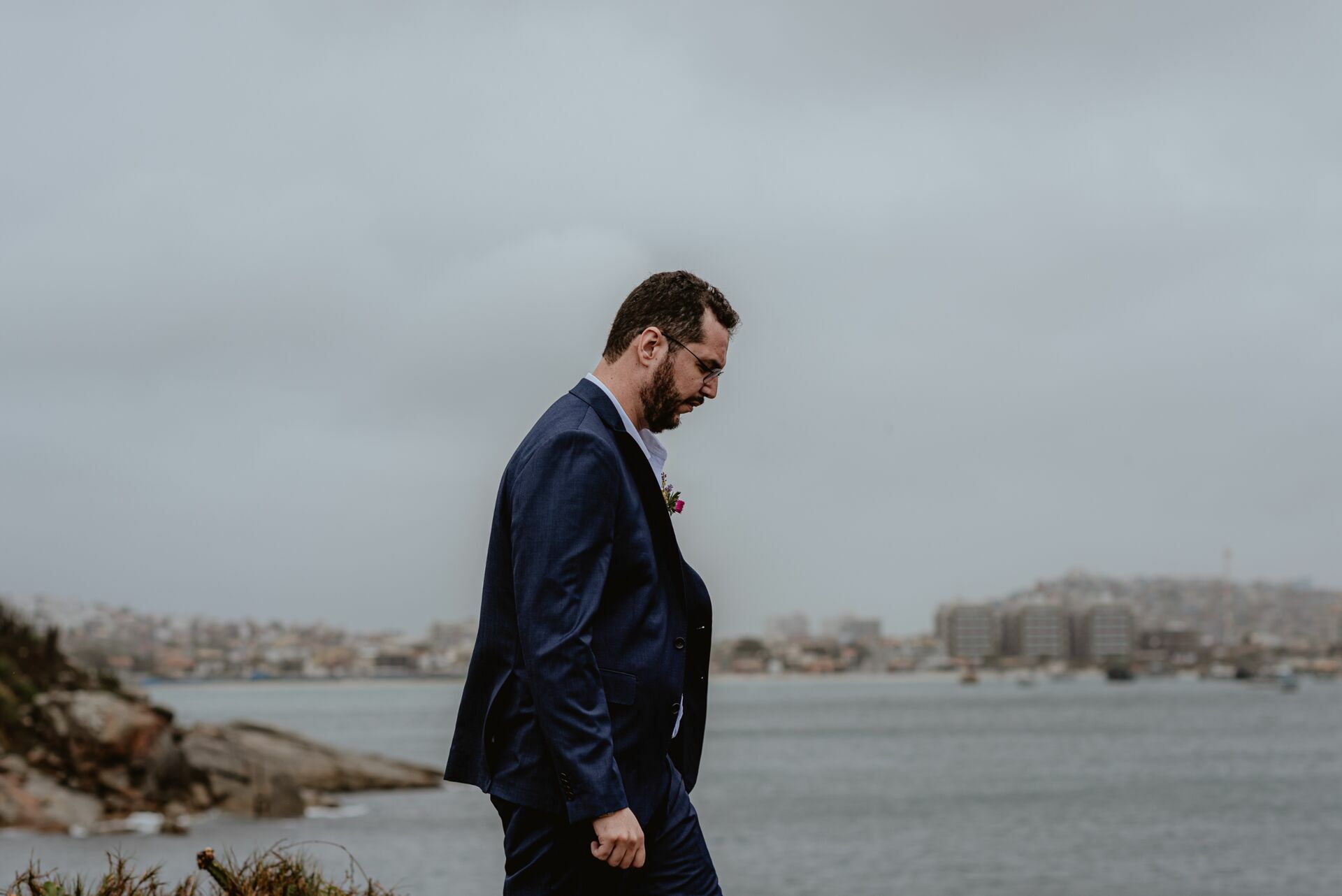 Foto Elopement Wedding em Arraial do Cabo com uma vista para o mar - Jéssica e Victor - Imagem 49