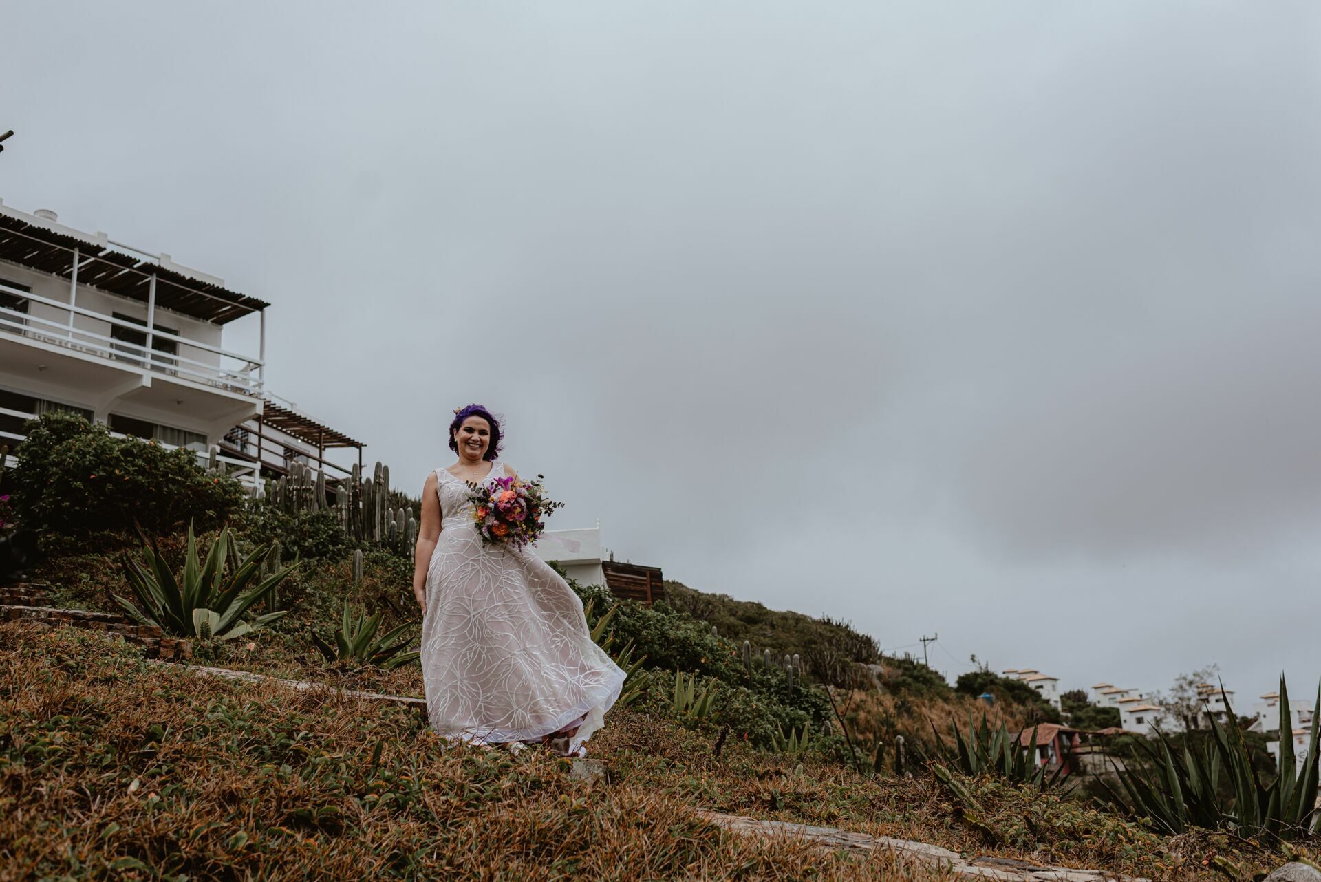 Foto Elopement Wedding em Arraial do Cabo com uma vista para o mar - Jéssica e Victor - Imagem 51