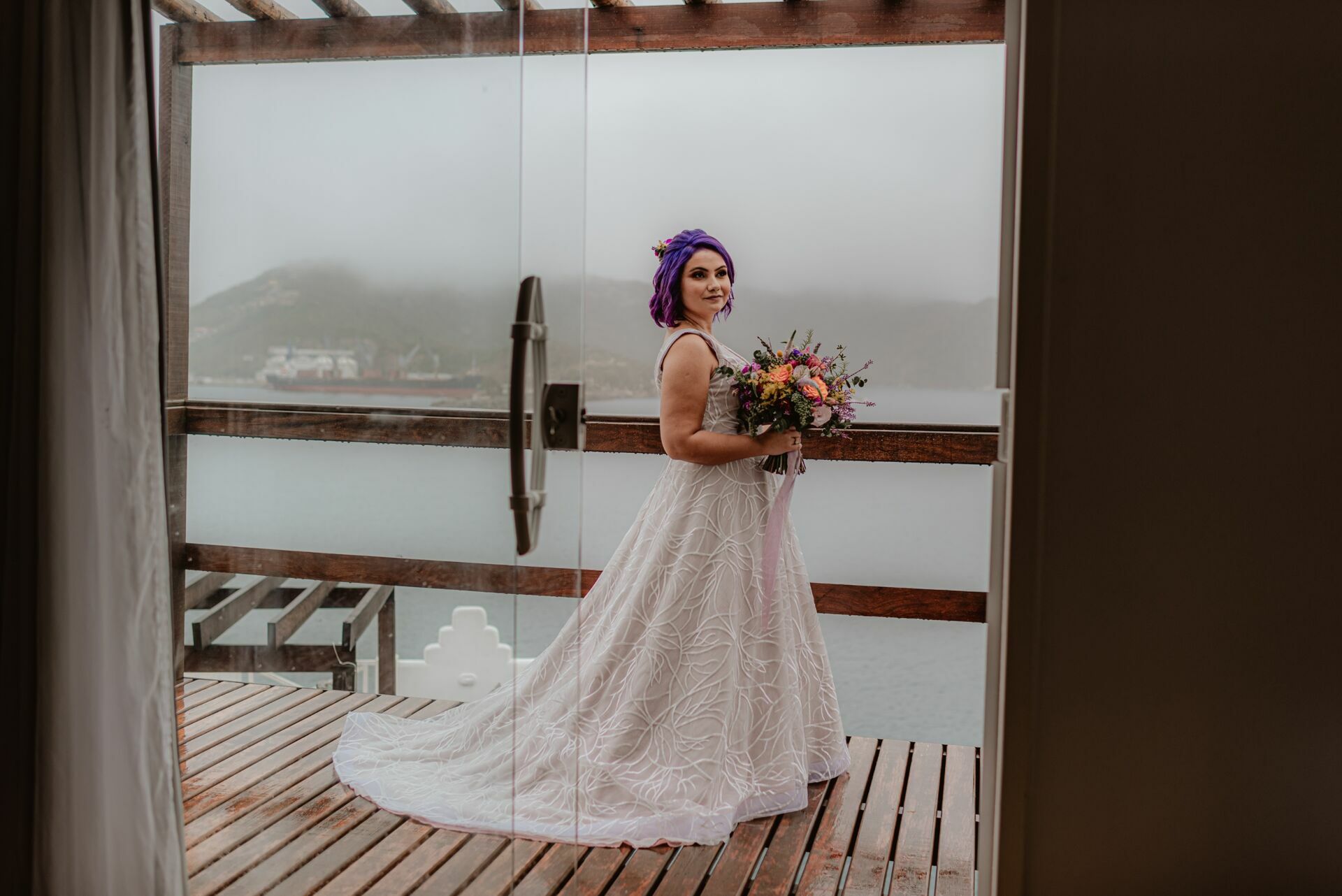 Foto Elopement Wedding em Arraial do Cabo com uma vista para o mar - Jéssica e Victor - Imagem 33