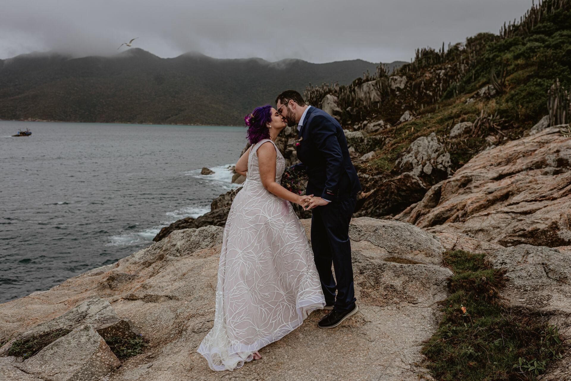 Foto Elopement Wedding em Arraial do Cabo com uma vista para o mar - Jéssica e Victor - Imagem 69