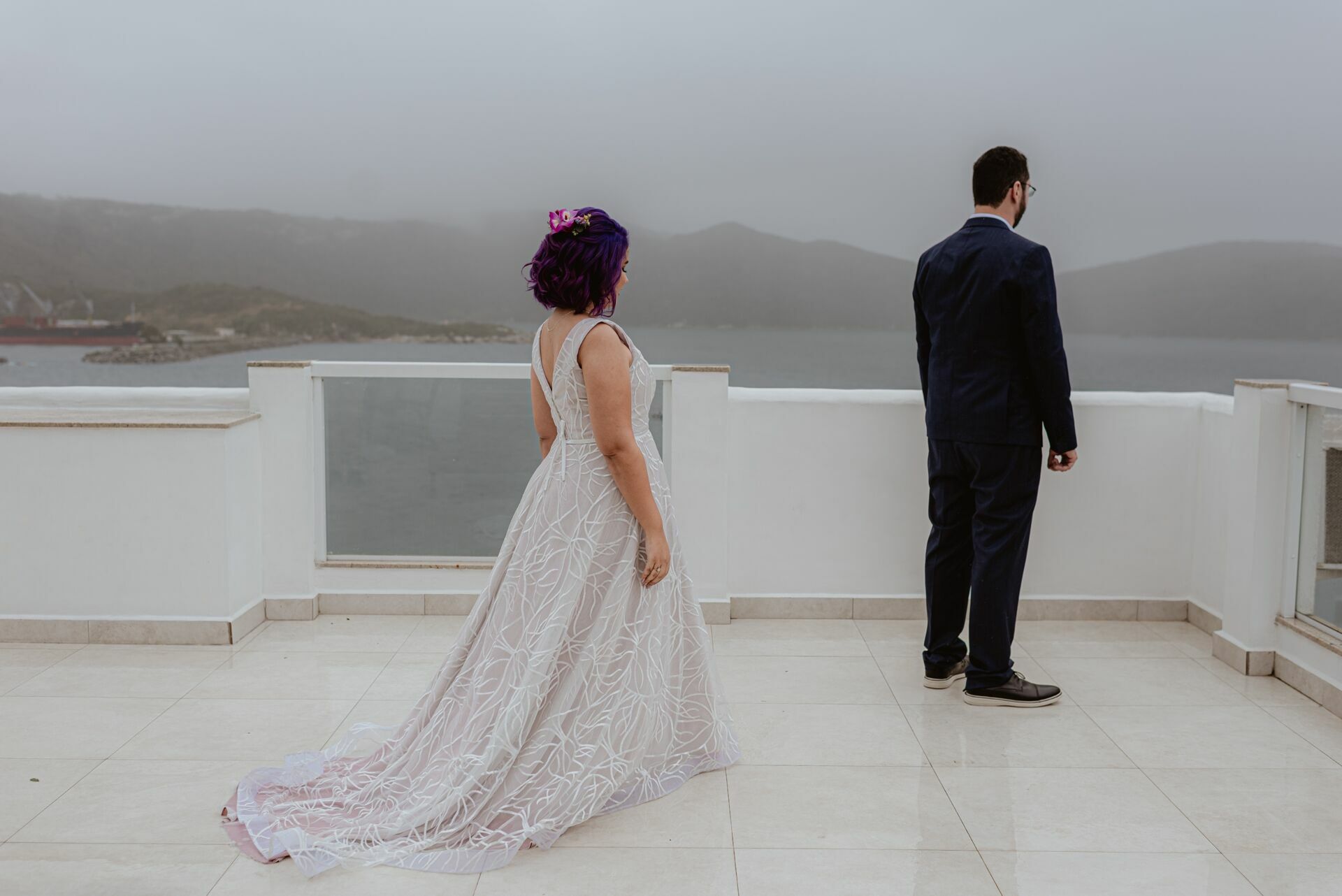 Foto Elopement Wedding em Arraial do Cabo com uma vista para o mar - Jéssica e Victor - Imagem 36