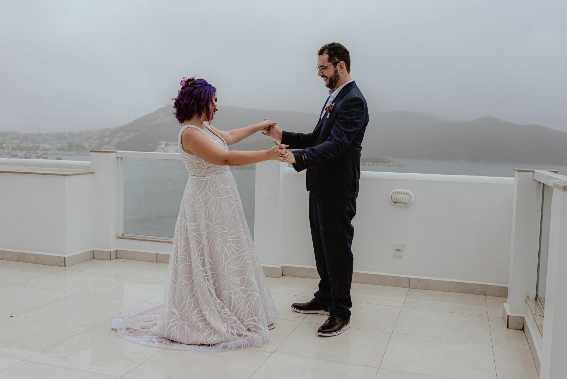 Foto Elopement Wedding em Arraial do Cabo com uma vista para o mar - Jéssica e Victor - Imagem 42