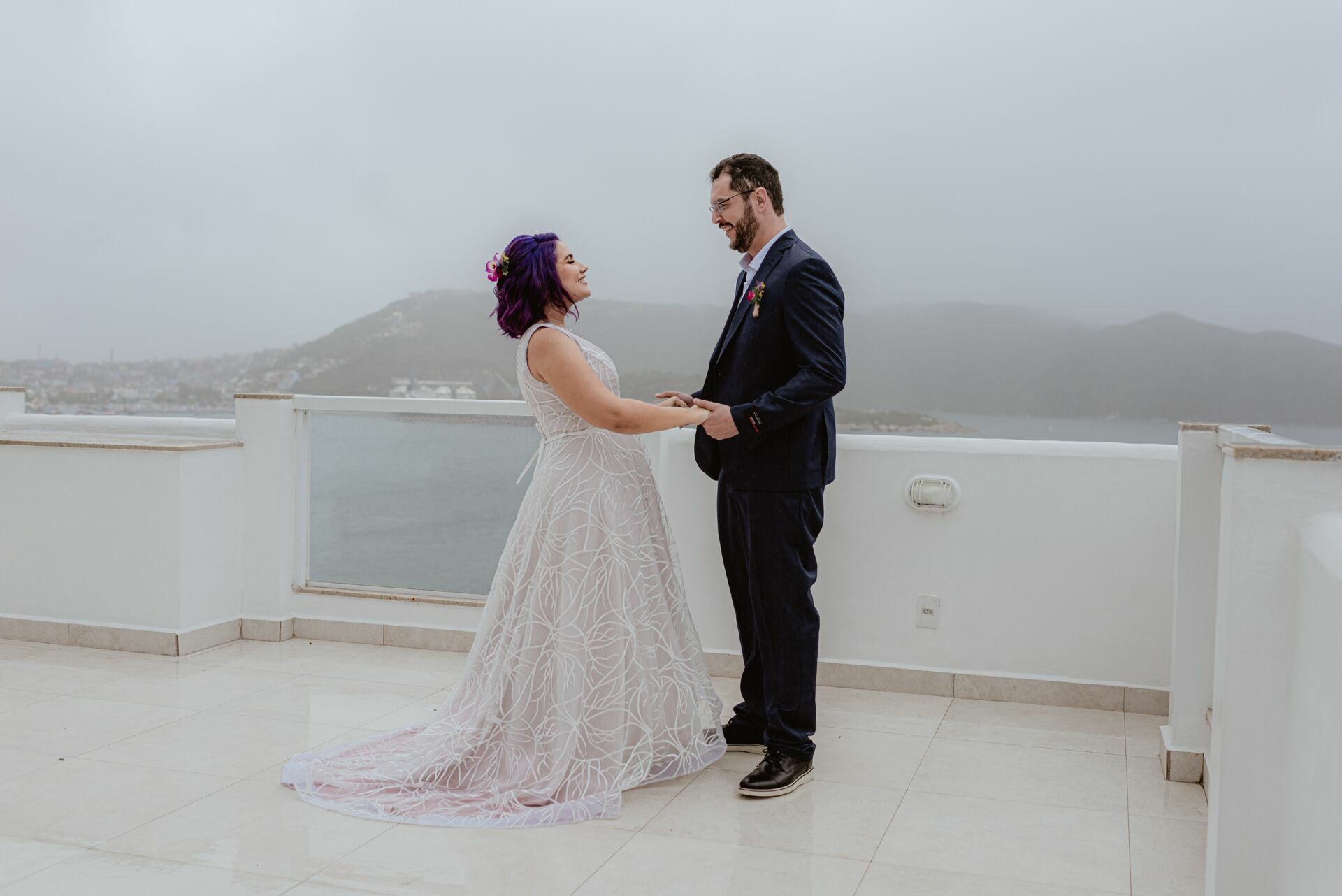 Foto Elopement Wedding em Arraial do Cabo com uma vista para o mar - Jéssica e Victor - Imagem 41
