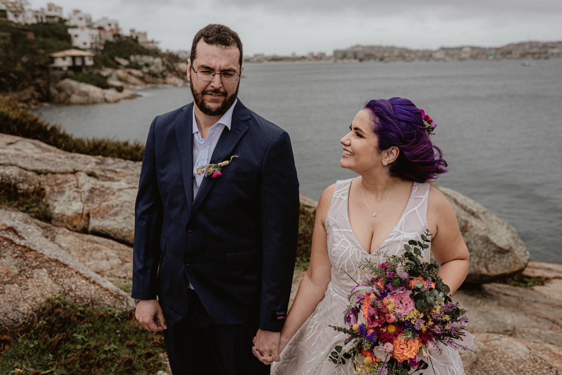 Foto Elopement Wedding em Arraial do Cabo com uma vista para o mar - Jéssica e Victor - Imagem 56