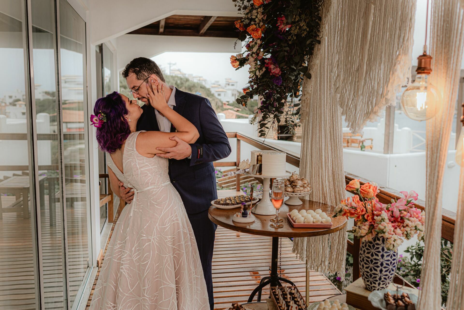 Foto Elopement Wedding em Arraial do Cabo com uma vista para o mar - Jéssica e Victor - Imagem 95