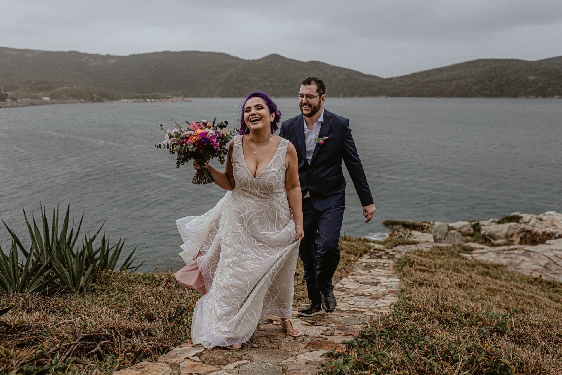 Foto Elopement Wedding em Arraial do Cabo com uma vista para o mar - Jéssica e Victor - Imagem 79