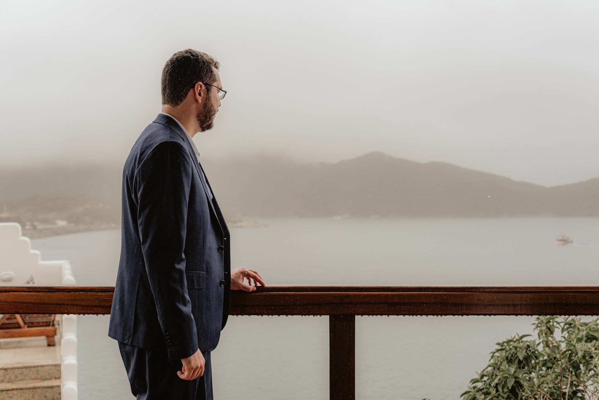 Foto Elopement Wedding em Arraial do Cabo com uma vista para o mar - Jéssica e Victor - Imagem 29