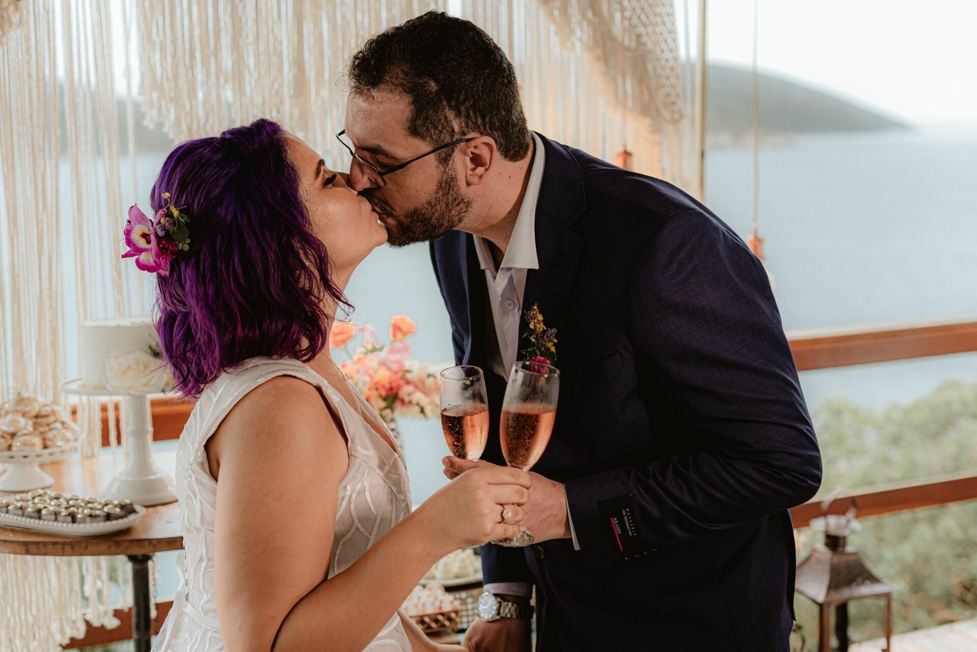 Foto Elopement Wedding em Arraial do Cabo com uma vista para o mar - Jéssica e Victor - Imagem 88