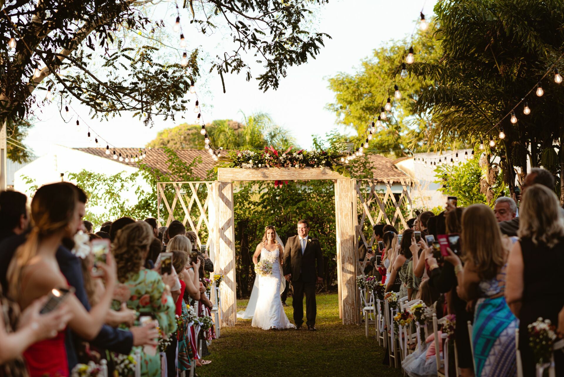 Foto Casamento Rústico em Fim de Tarde no Restaurante Brioso e Manhoso em Goiás - Ana e Pedro  - Imagem 23