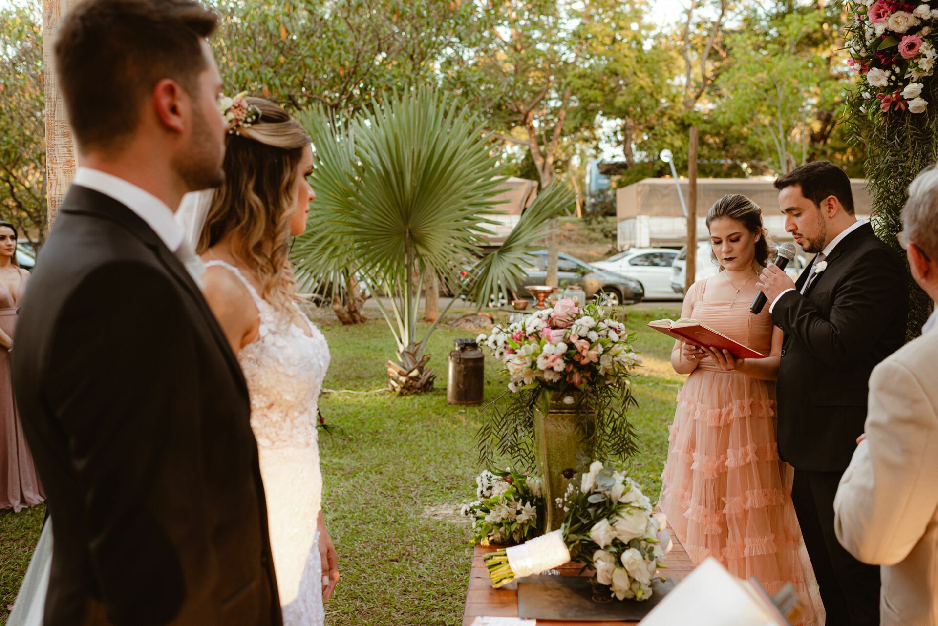 Foto Casamento Rústico em Fim de Tarde no Restaurante Brioso e Manhoso em Goiás - Ana e Pedro  - Imagem 33