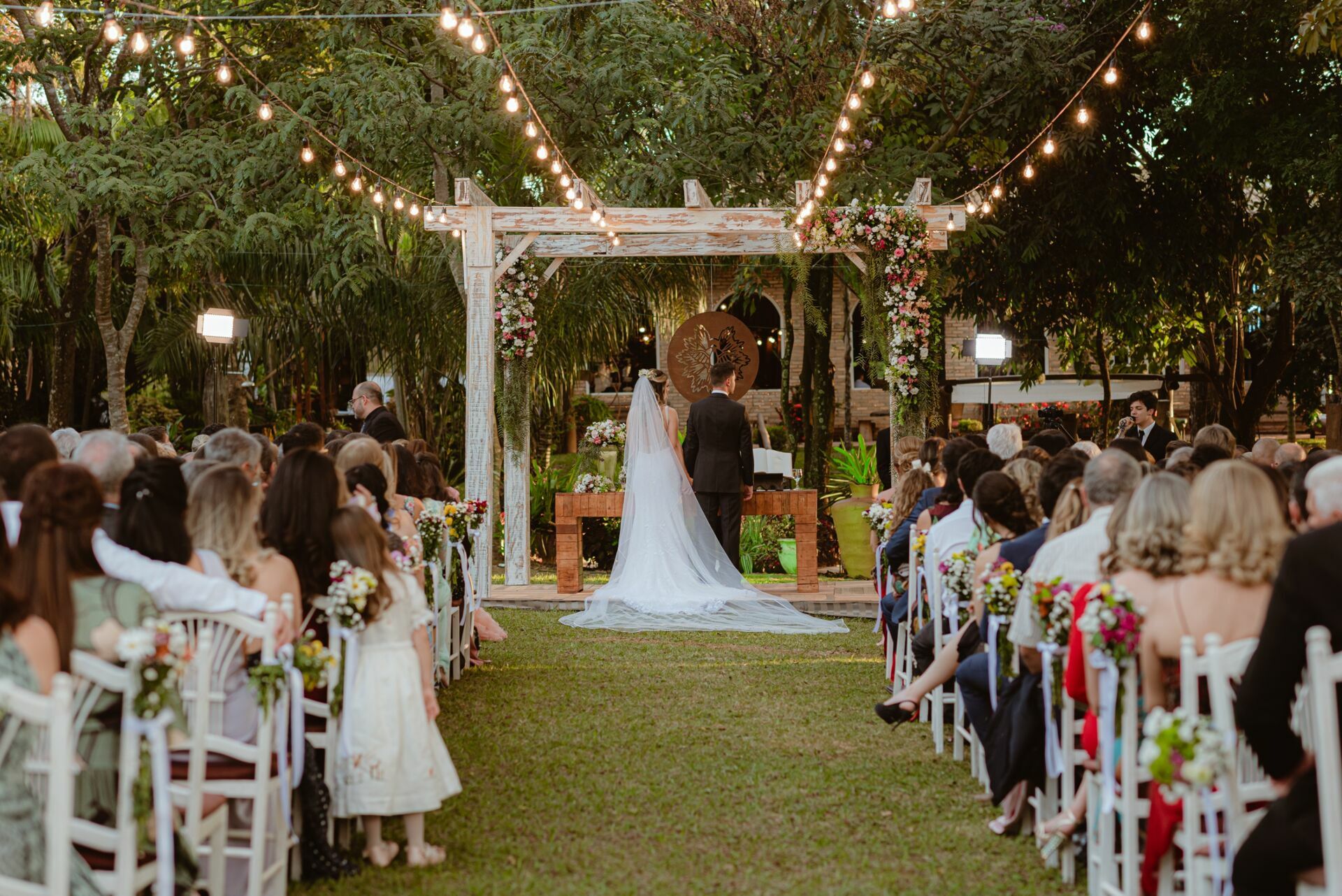 Foto Casamento Rústico em Fim de Tarde no Restaurante Brioso e Manhoso em Goiás - Ana e Pedro  - Imagem 31