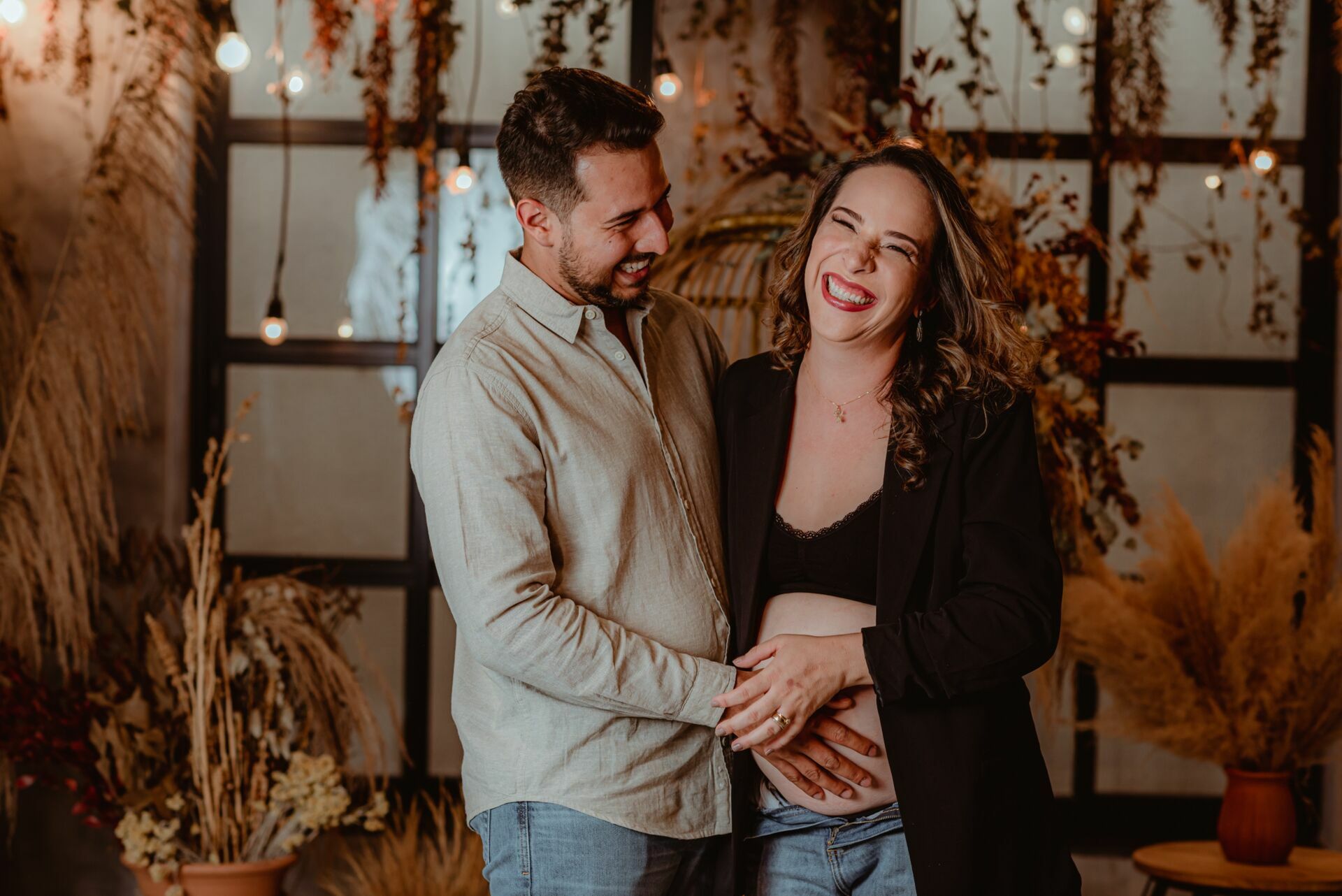 Foto Ensaio Fotográfico de Grávida estiloso no STudio RevoLoft - Larissa e Nathan à espera de Luisa - Imagem 12