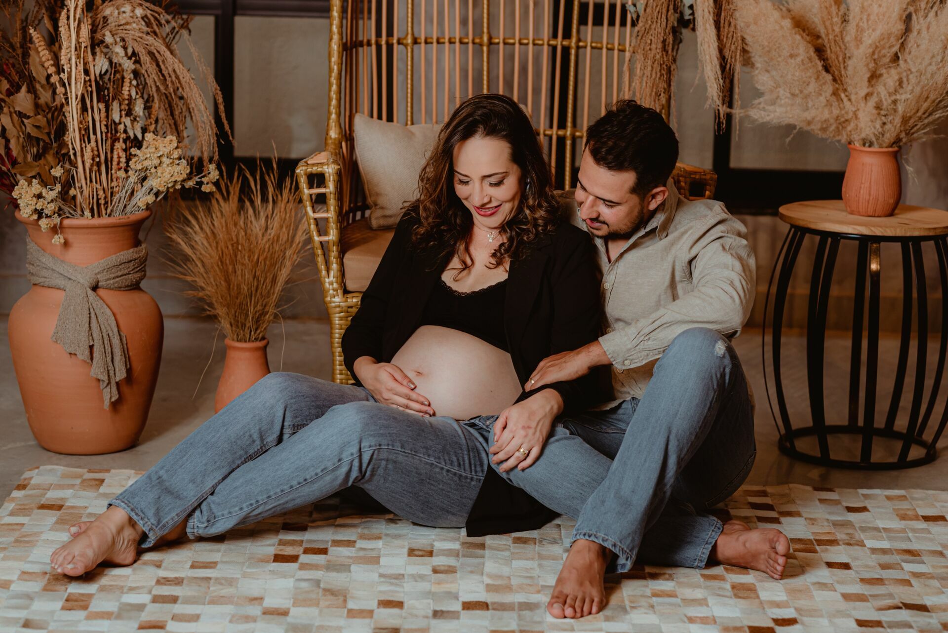 Foto Ensaio Fotográfico de Grávida estiloso no STudio RevoLoft - Larissa e Nathan à espera de Luisa - Imagem 6