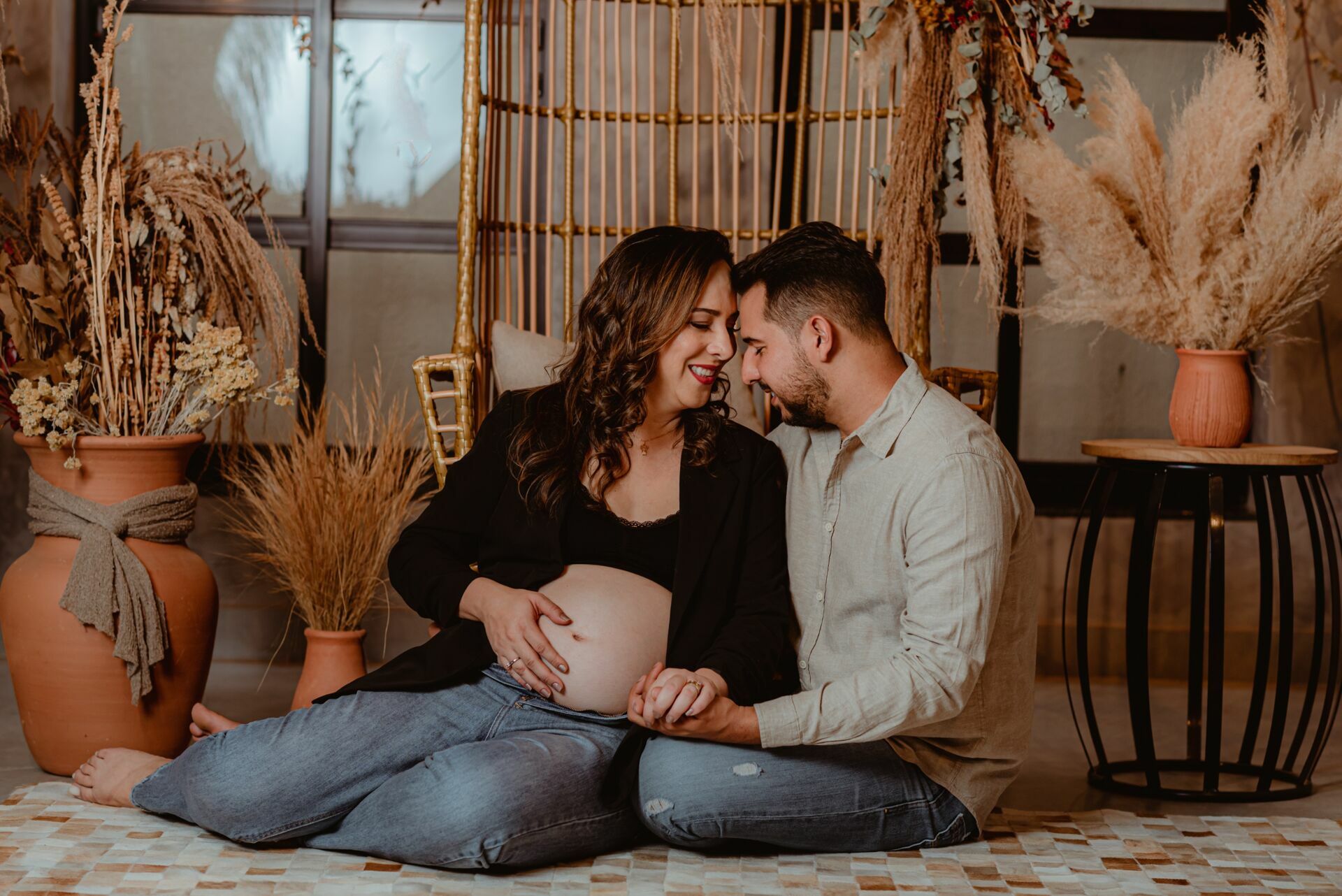 Foto Ensaio Fotográfico de Grávida estiloso no STudio RevoLoft - Larissa e Nathan à espera de Luisa - Imagem 8