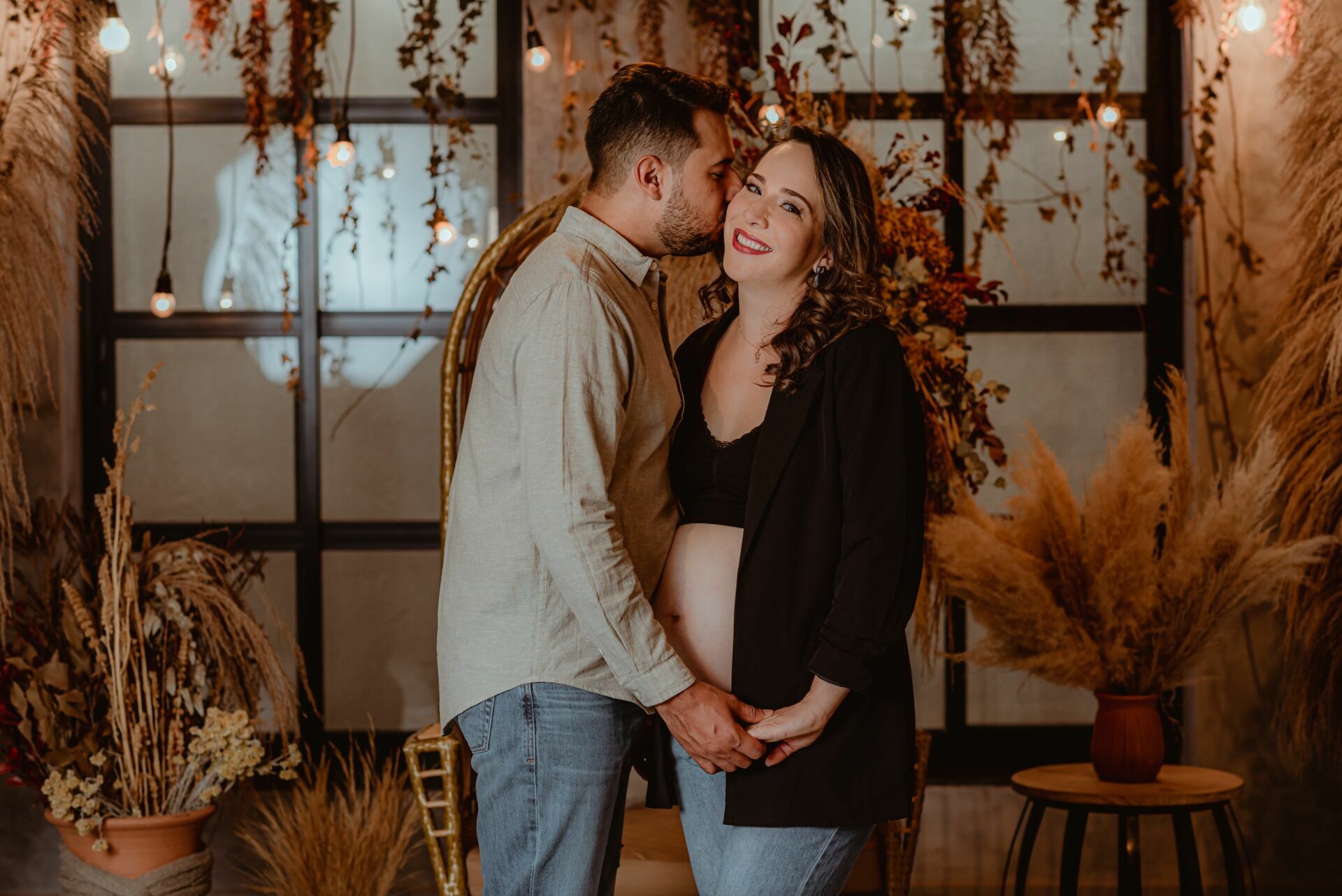 Foto Ensaio Fotográfico de Grávida estiloso no STudio RevoLoft - Larissa e Nathan à espera de Luisa - Imagem 13