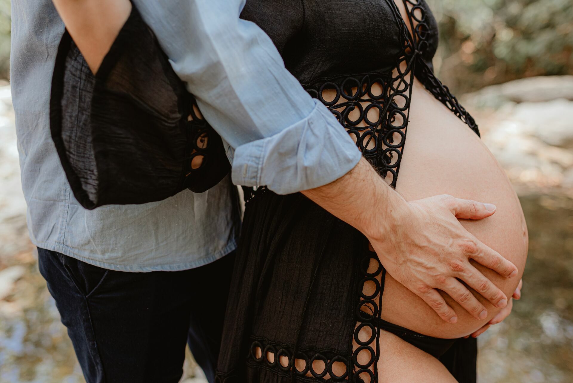 Foto Ensaio Fotográfico de gestante na Cachoeira Usina Velha em Pirenópolis de Goiás - Imagem 5